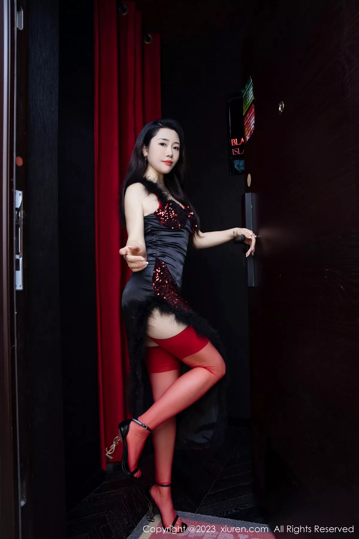 秀人集.com_[XiuRen秀人网]No.6587_模特严利娅Yuliya私房性感红色蕾丝情趣内衣配红色丝袜诱惑写真68P