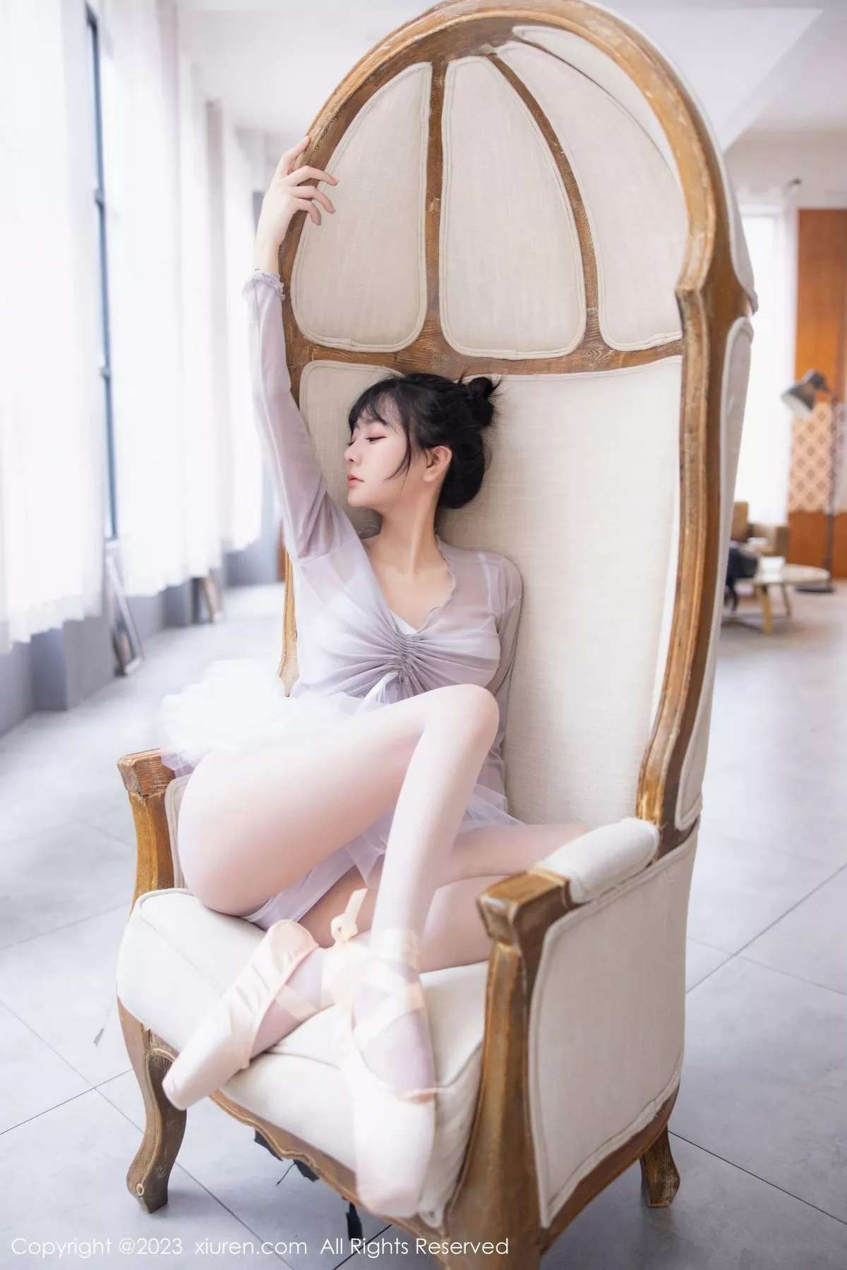 秀人集.com_[XiuRen秀人网]No.6592_模特谢小蒽性感淡灰色芭蕾舞裙配白色丝袜秀曼妙身姿诱惑写真91P