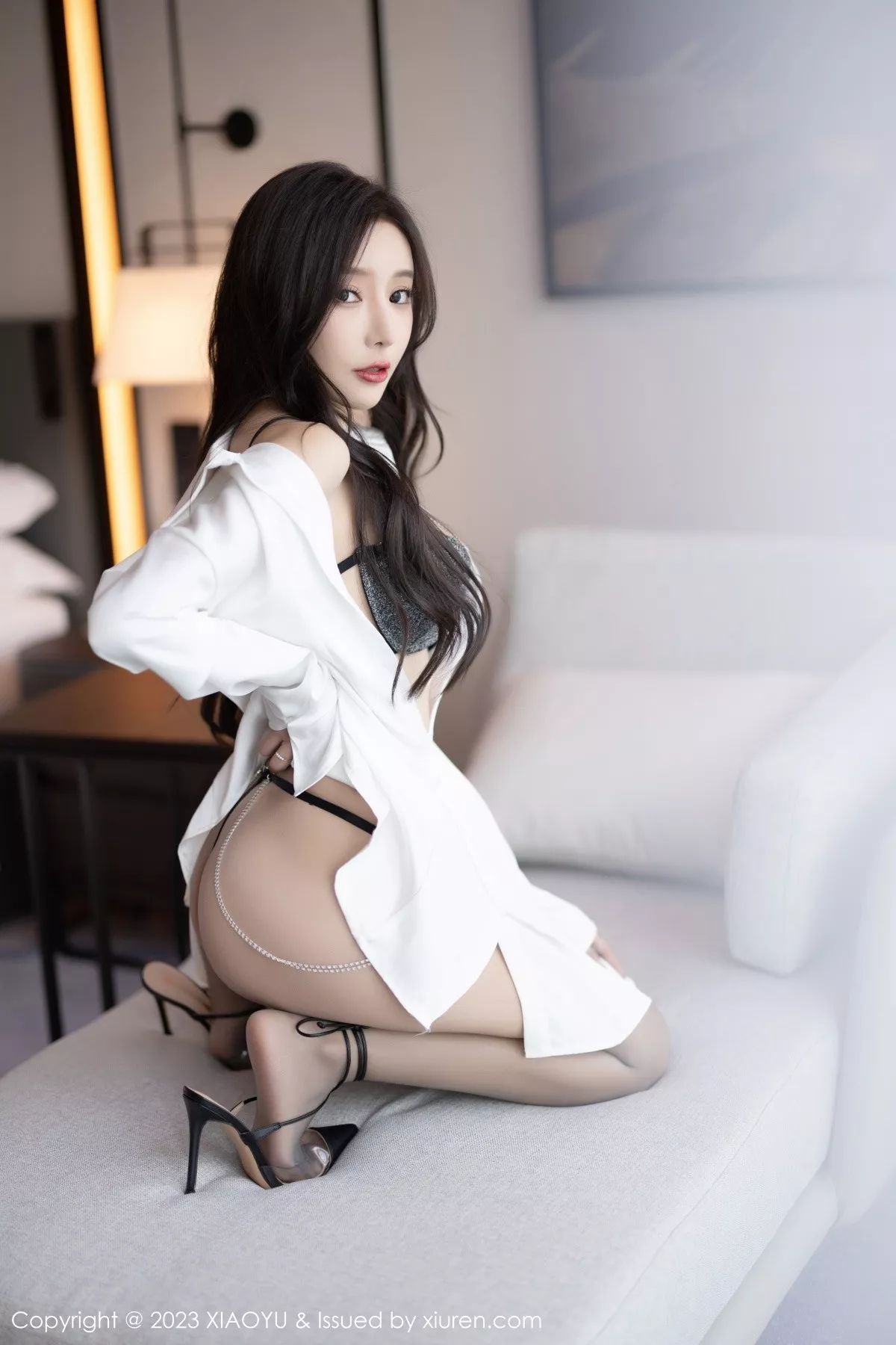 秀人集.com_[XiaoYu画语界]Vol.990_女神王馨瑶yanni脱时尚白色长款服露性感灰色内衣迷人诱惑写真82P