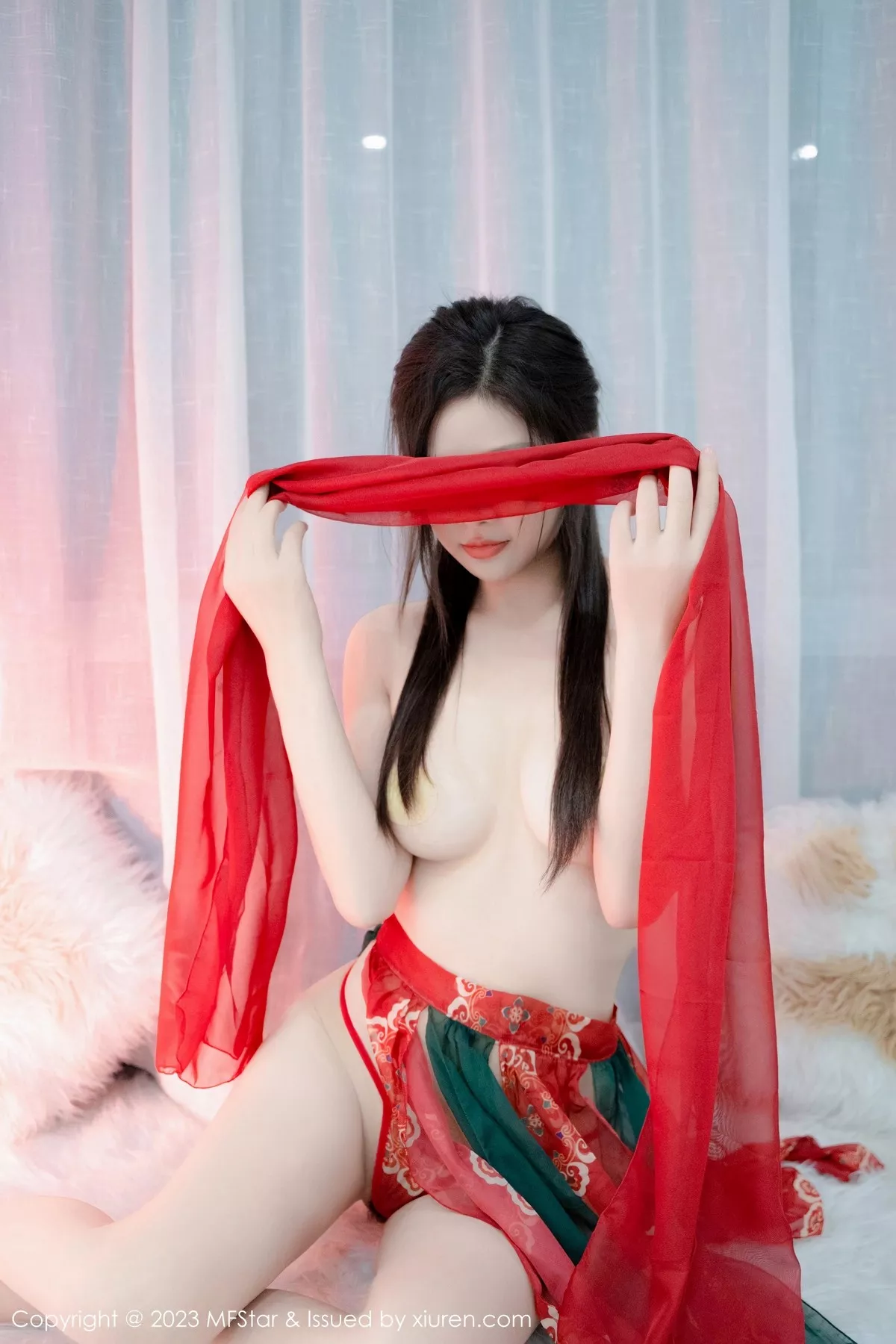 秀人集.com_[MFStar模范学院]Vol.597_模特星萌私房性感红色古装服饰半脱秀火辣身材白嫩诱惑写真60P