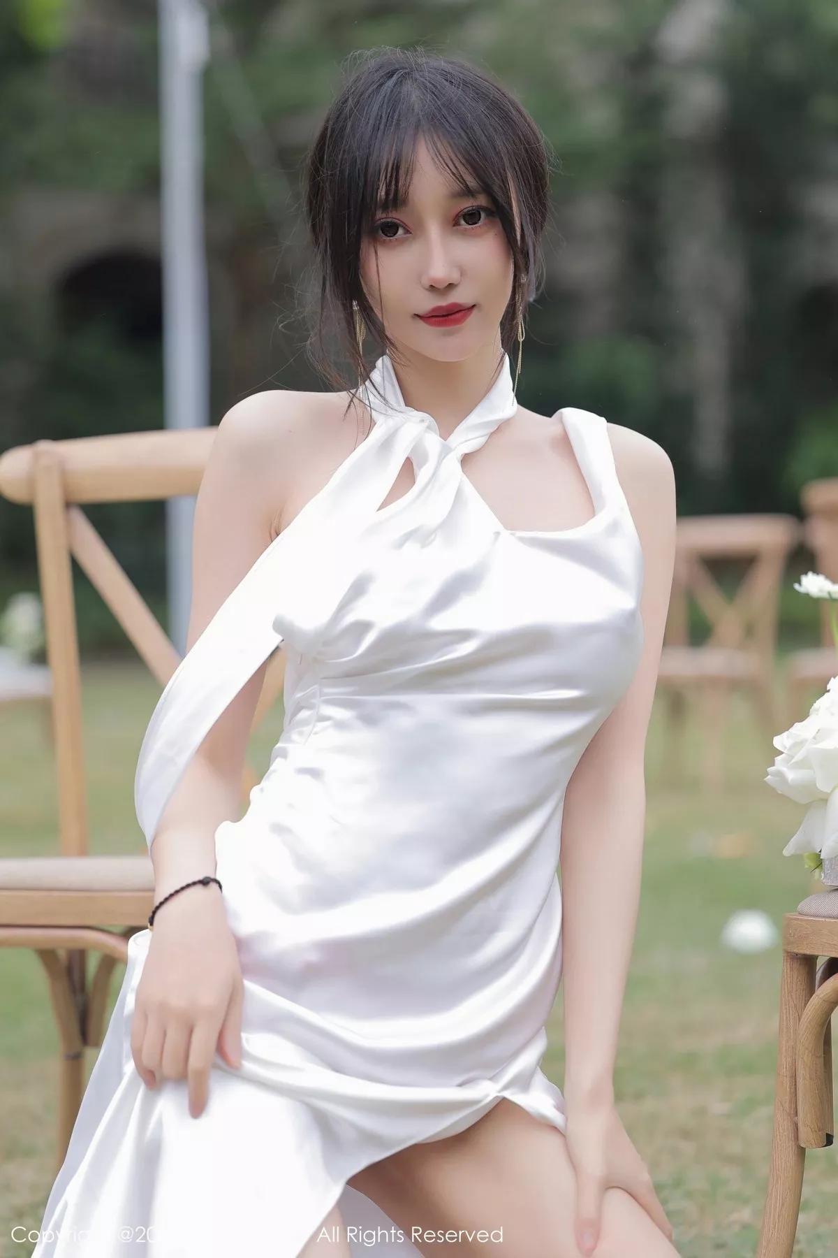 秀人集.com_[XiuRen秀人网]No.6466_模特玥儿玥er性感白色长礼裙真空半脱秀惹火身材撩人诱惑写真57P