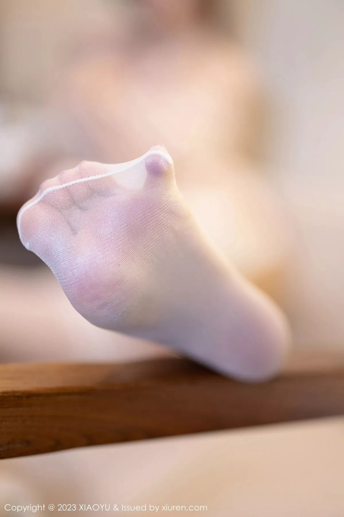 秀人集.com_[XiaoYu画语界]Vol.993_女神杨晨晨Yome脱浅色旗袍露白色蕾丝内衣配白丝吊袜诱惑写真90P