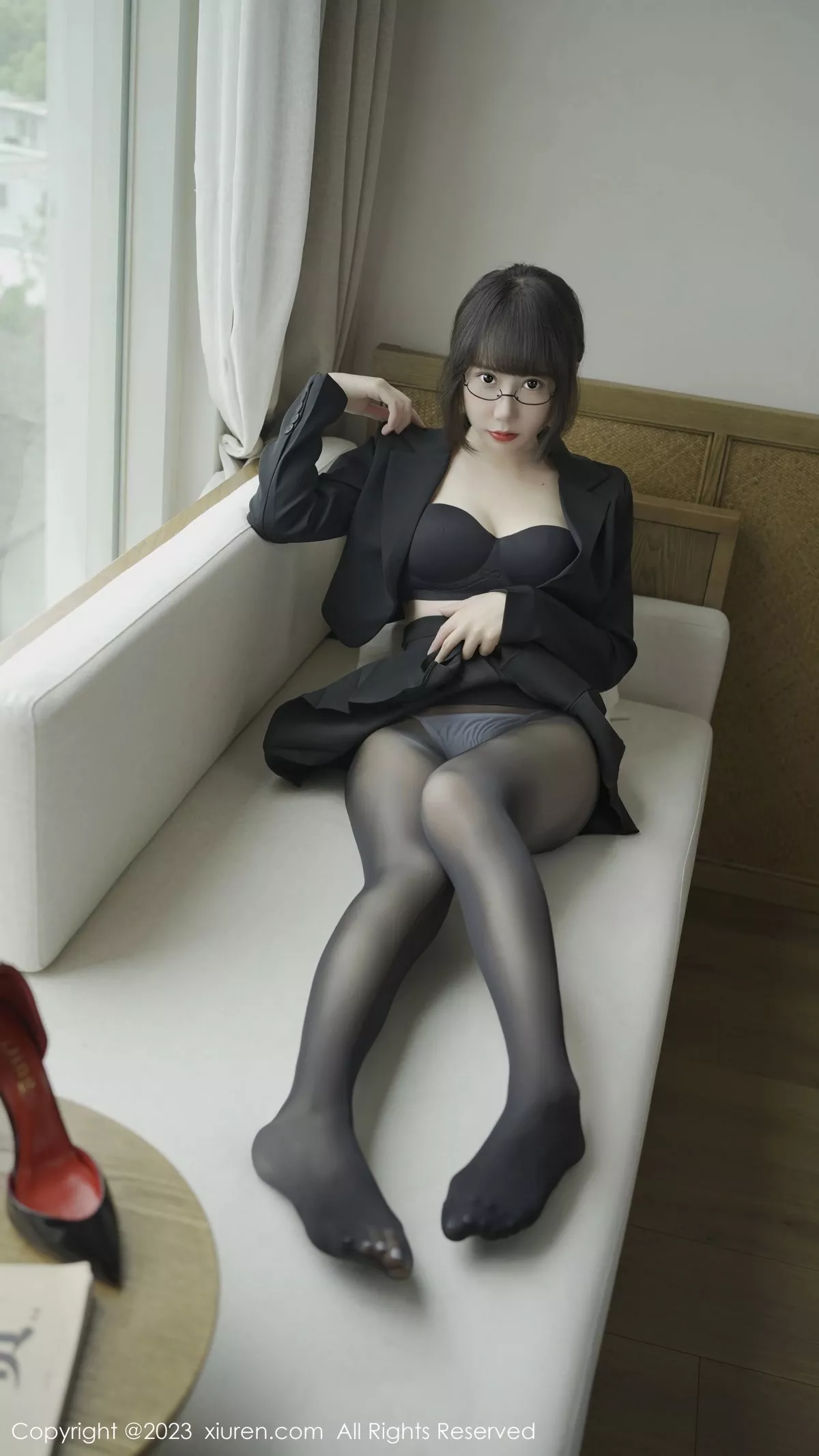 秀人集.com_[XiuRen秀人网]No.6629_新人模特夏馨瑶性感黑色服饰配超薄黑丝秀曼妙身姿迷人诱惑写真70P