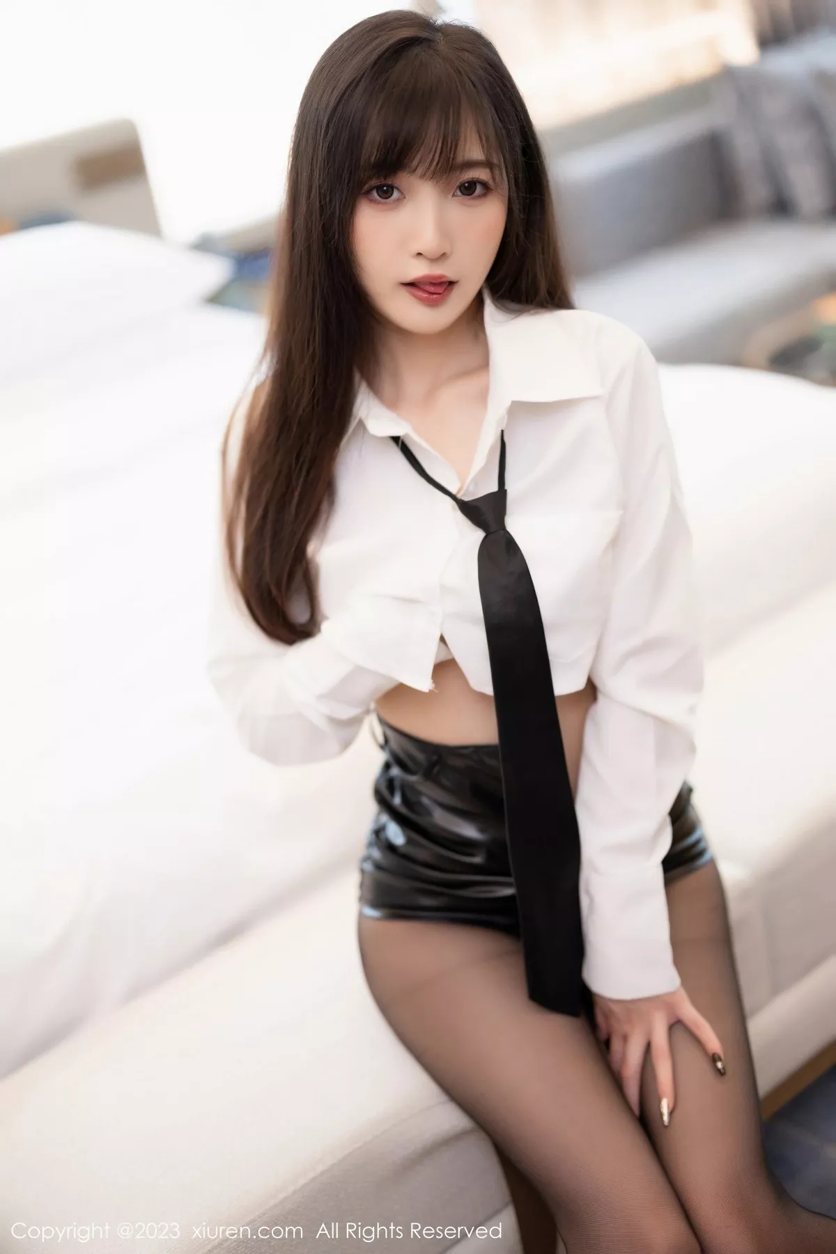 秀人集.com_[XiuRen秀人网]No.6651_模特林星阑性感深色衣配黑皮短裙半脱秀曼妙身姿迷人诱惑写真87P