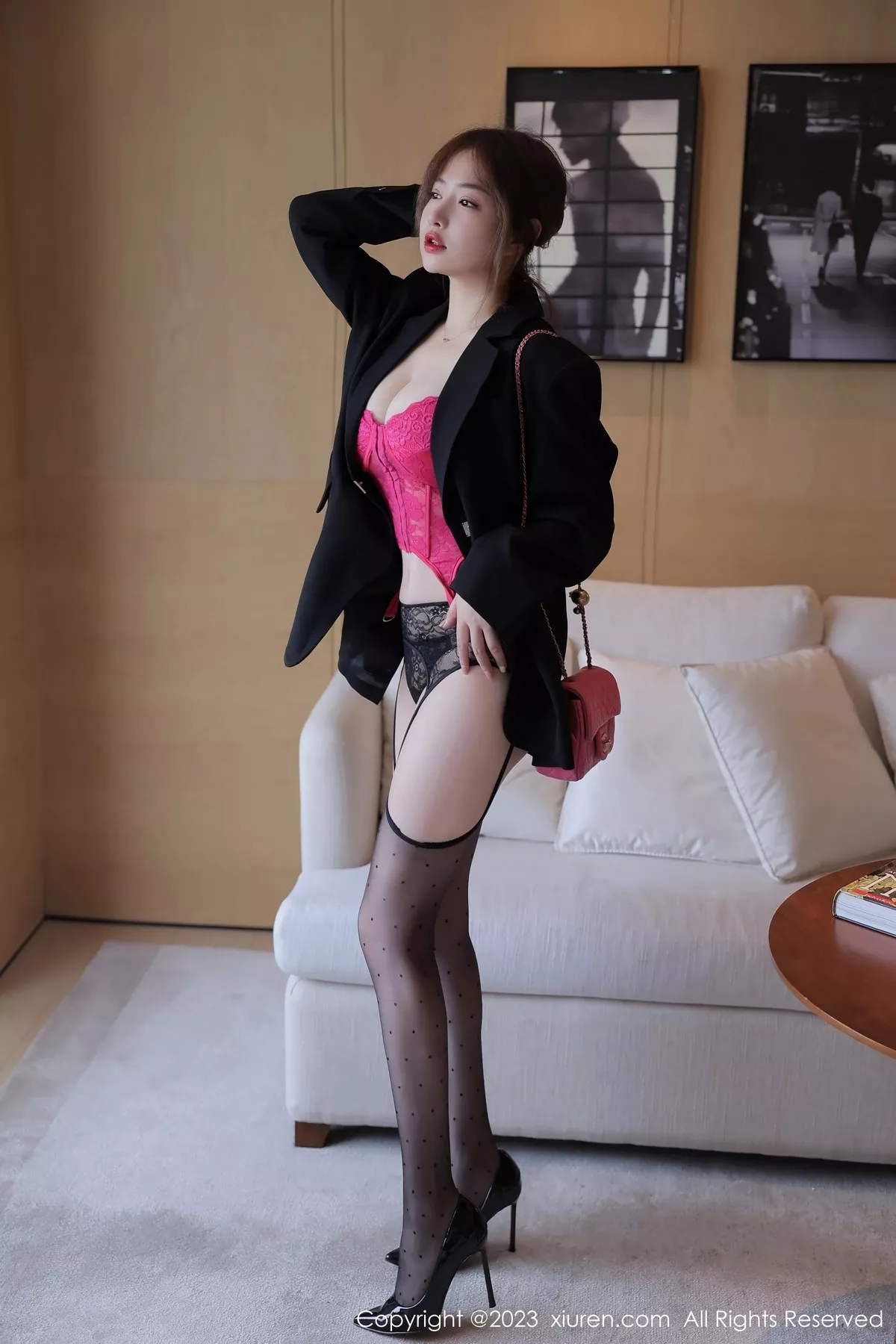 秀人集.com_[XiuRen秀人网]No.6644_模特养乐多DoDo性感艳红色内衣配黑丝吊袜秀惹火身材诱惑写真66P