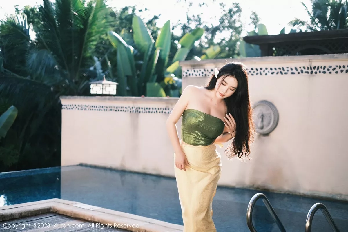 秀人集.com_[XiuRen秀人网]No.6648_女神Manuela玛鲁娜户外抹胸服+室内紧身衣秀丰满身材诱惑写真64P