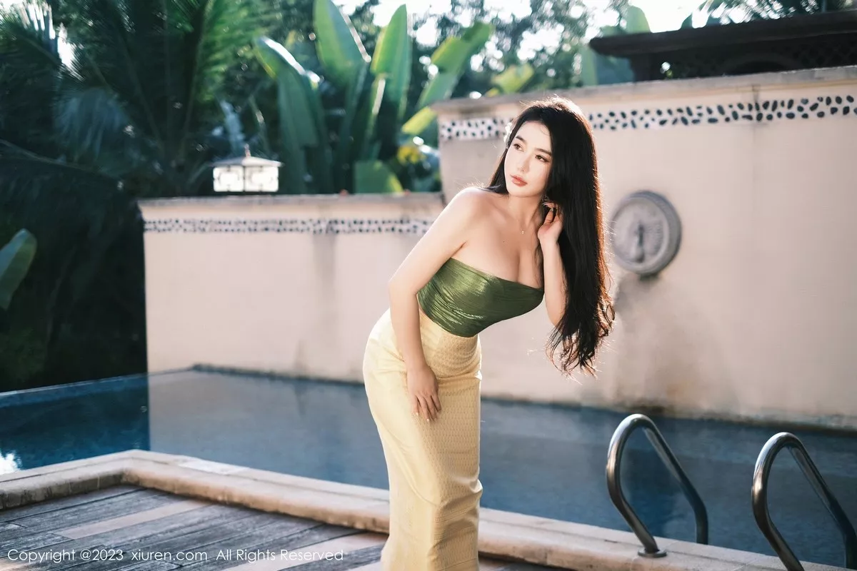 秀人集.com_[XiuRen秀人网]No.6648_女神Manuela玛鲁娜户外抹胸服+室内紧身衣秀丰满身材诱惑写真64P