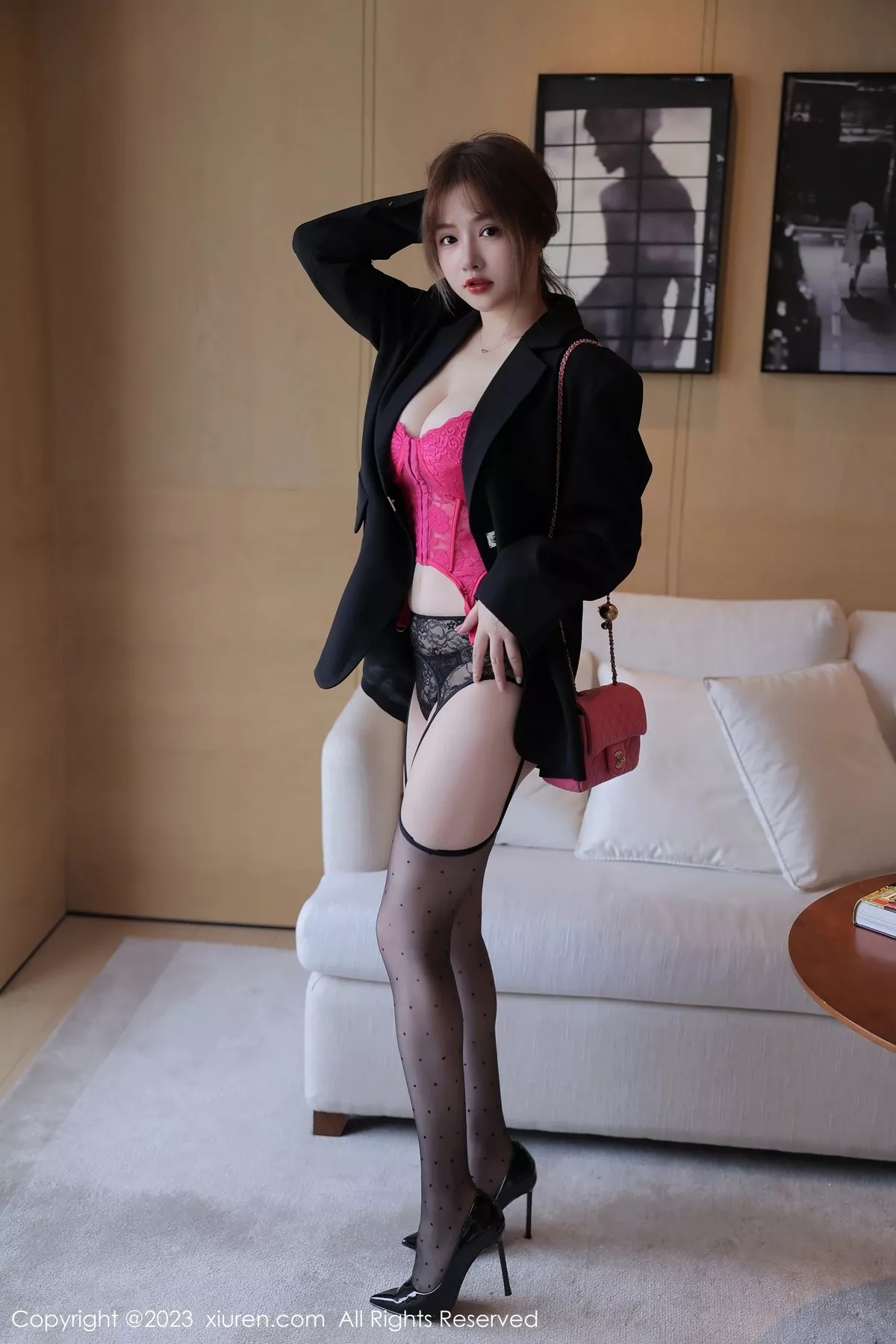 秀人集.com_[XiuRen秀人网]No.6644_模特养乐多DoDo性感艳红色内衣配黑丝吊袜秀惹火身材诱惑写真66P