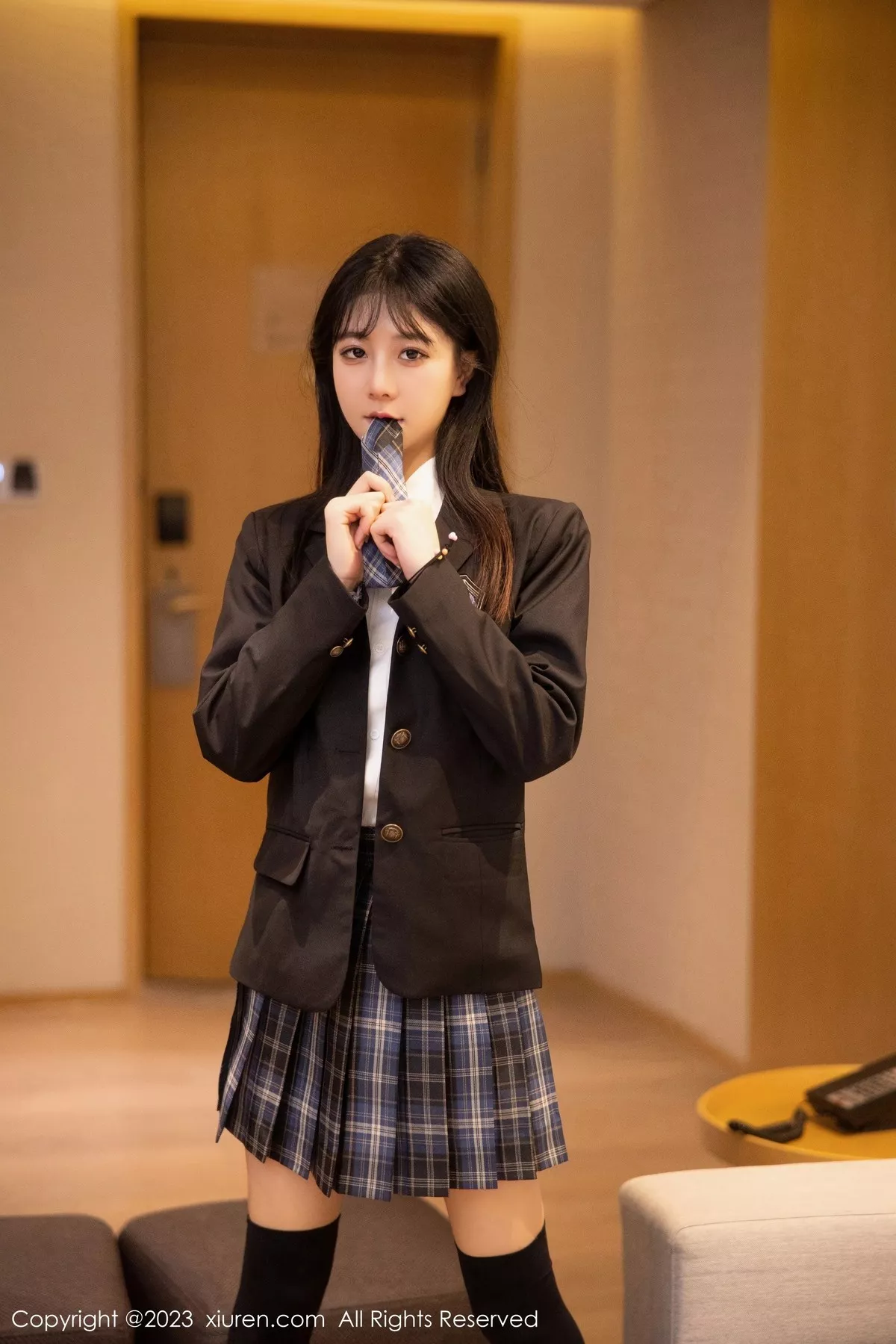 秀人集.com_[XiuRen秀人网]No.6662_模特幼幼学妹制服性感白T配格子裙露白色蕾丝内衣完美诱惑写真92P