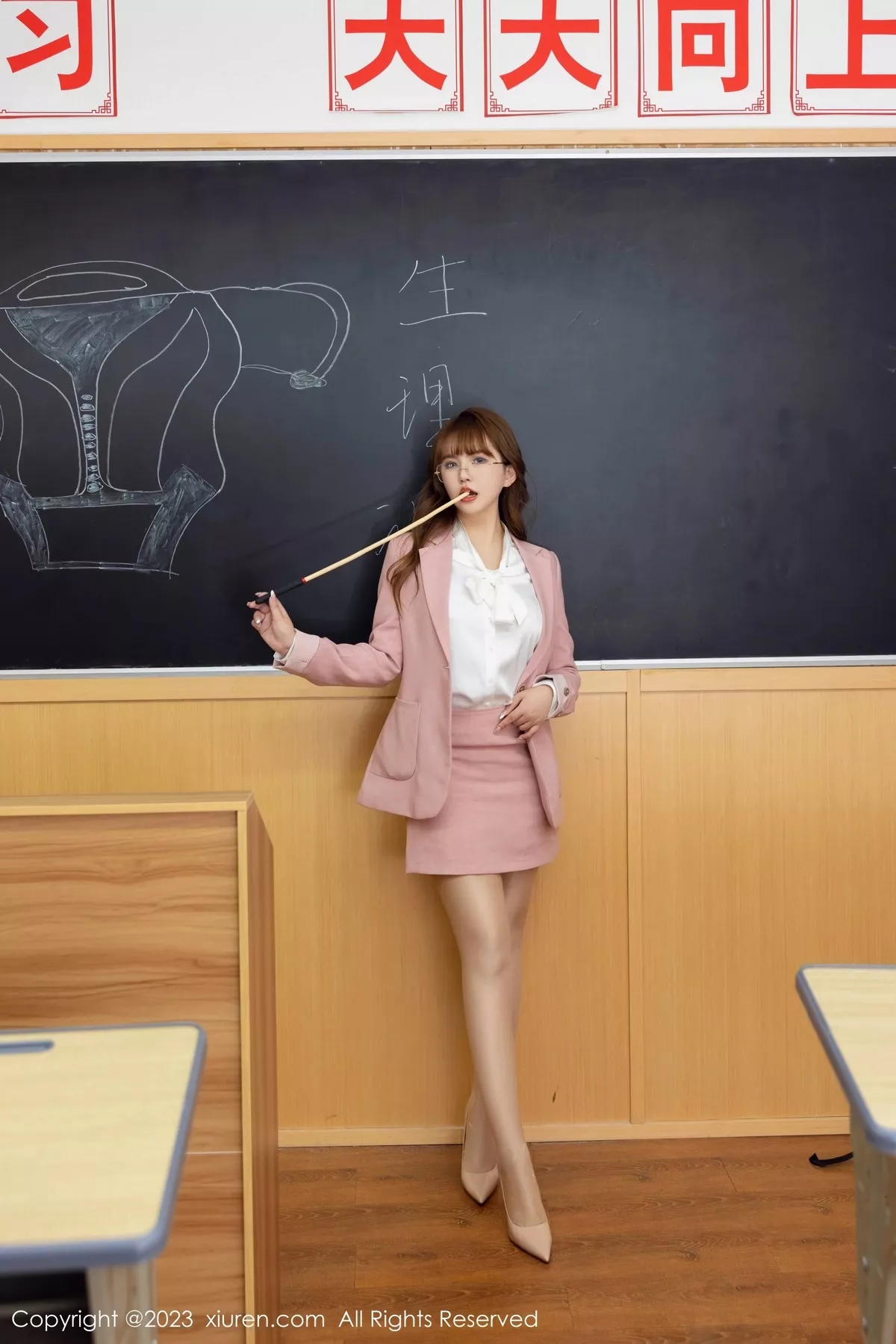 秀人集.com_[XiuRen秀人网]No.6655_模特张思允Nice性感粉色短裙套装配超薄肉丝秀翘臀美腿诱惑写真93P