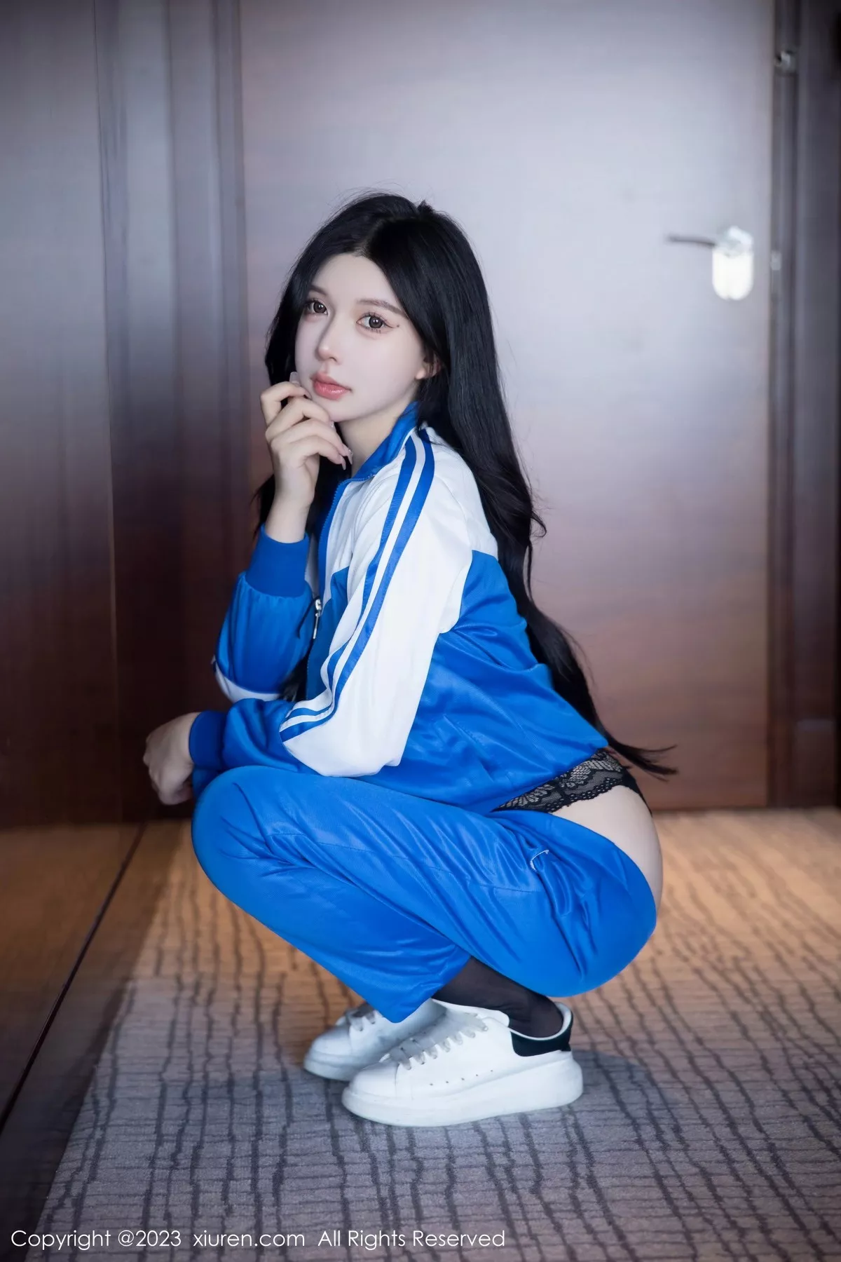 秀人集.com_[XiuRen秀人网]No.6660_模特林珊珊性感蓝色运动服露黑色情趣内衣秀惹火身材诱惑写真101P