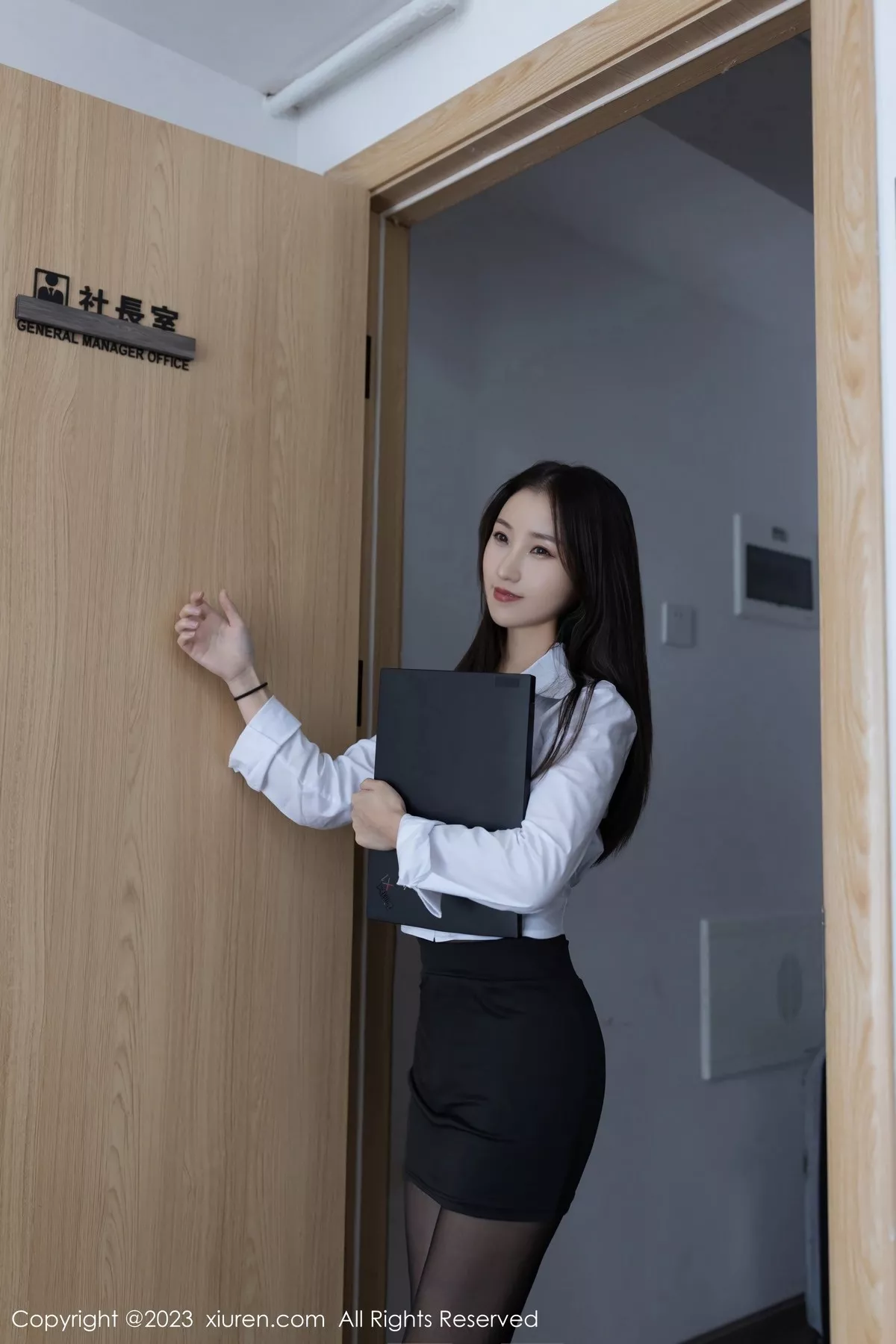 秀人集.com_[XiuRen秀人网]No.6664_模特鱼子酱Fish办公室场景黑色情趣服饰配超薄黑丝极致魅惑写真81P