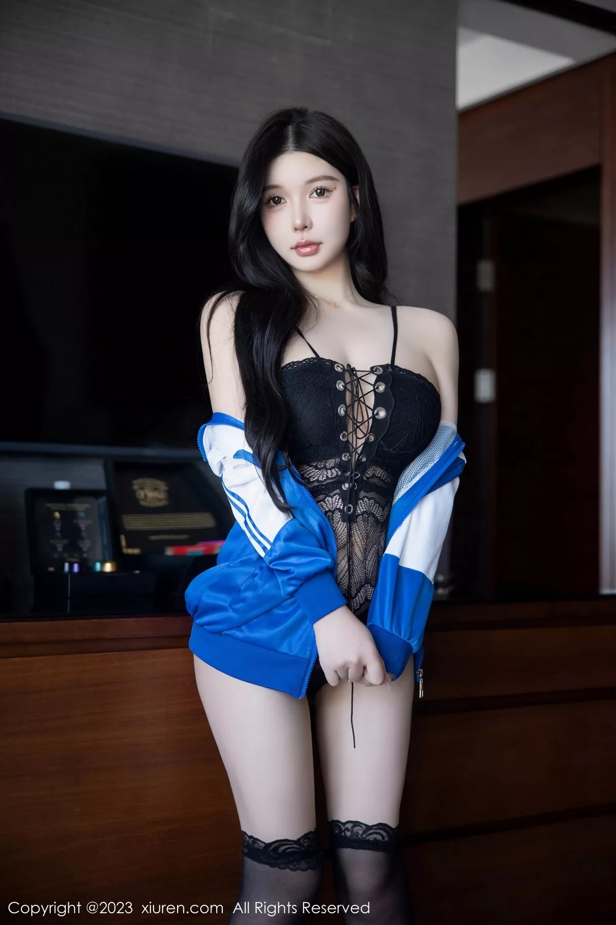 秀人集.com_[XiuRen秀人网]No.6660_模特林珊珊性感蓝色运动服露黑色情趣内衣秀惹火身材诱惑写真101P