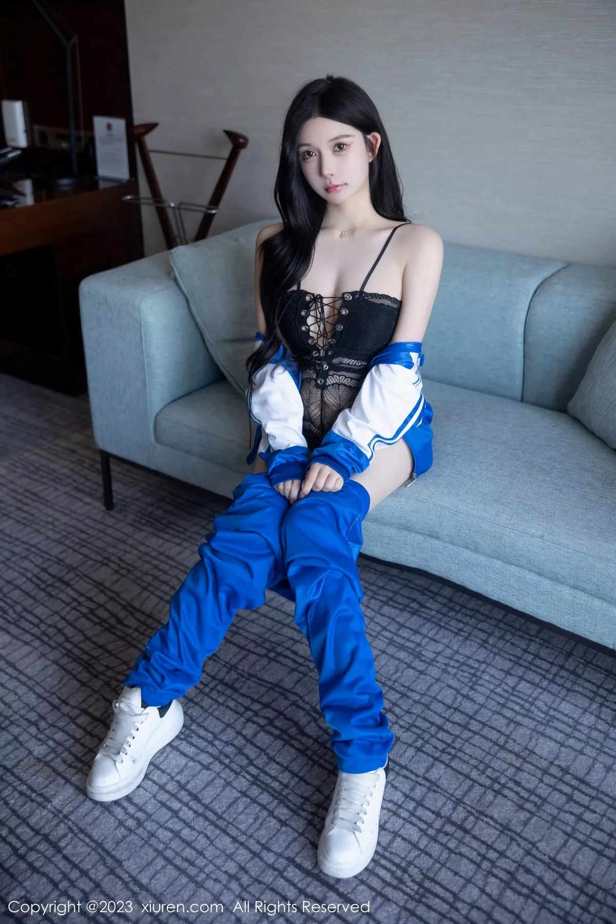 秀人集.com_[XiuRen秀人网]No.6660_模特林珊珊性感蓝色运动服露黑色情趣内衣秀惹火身材诱惑写真101P