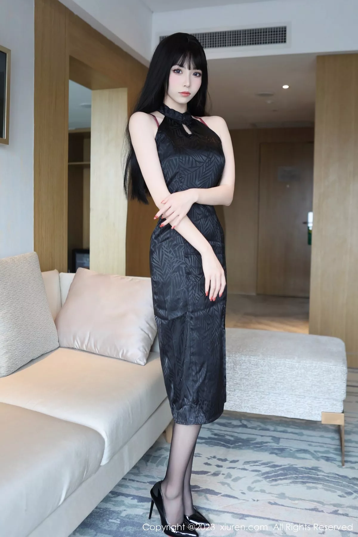 秀人集.com_[XiuRen秀人网]No.6666_模特江七七脱深色旗袍露性感暗红蕾丝内衣配开档黑丝诱惑写真86P