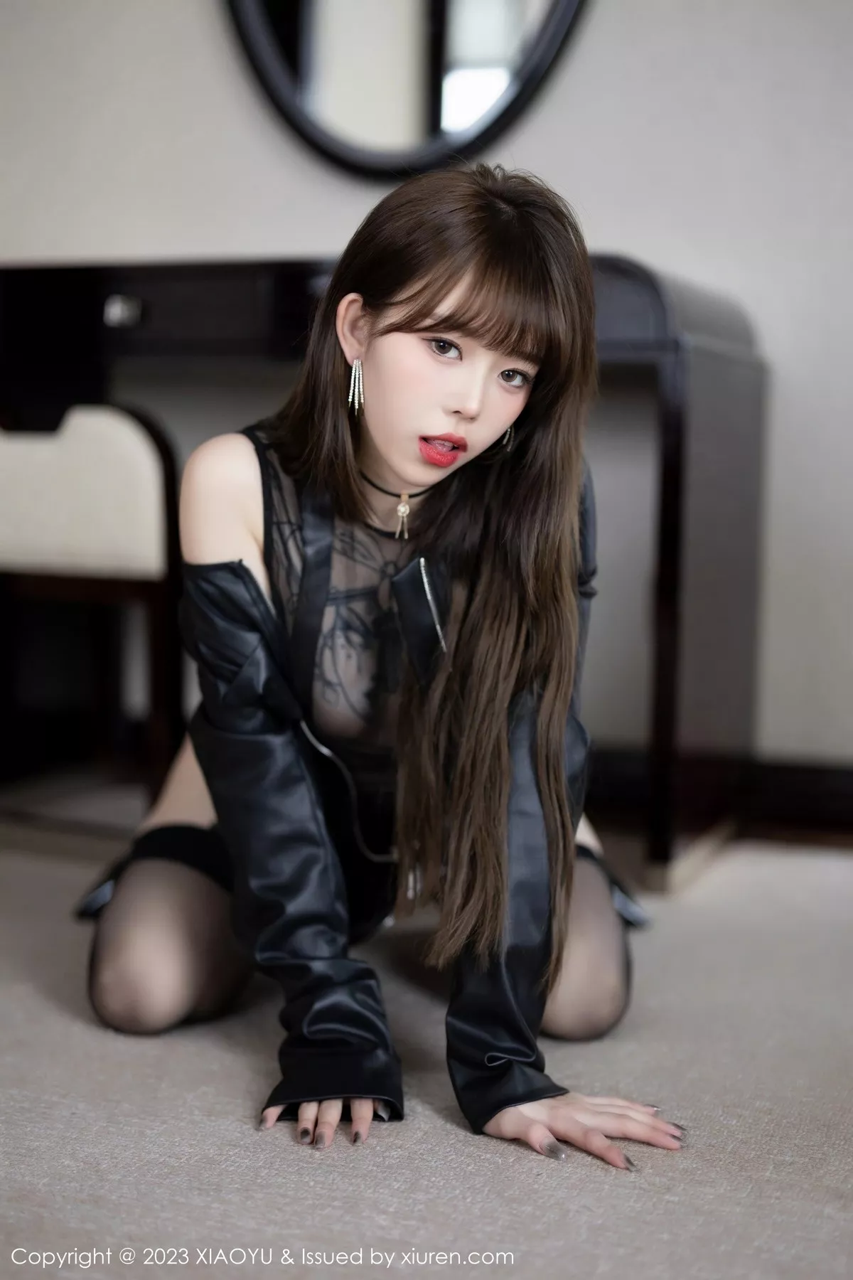 秀人集.com_[XiaoYu画语界]Vol.1019_模特奶瓶.性感黑色皮衣露黑色薄透连体衣配黑丝吊袜诱惑写真93P