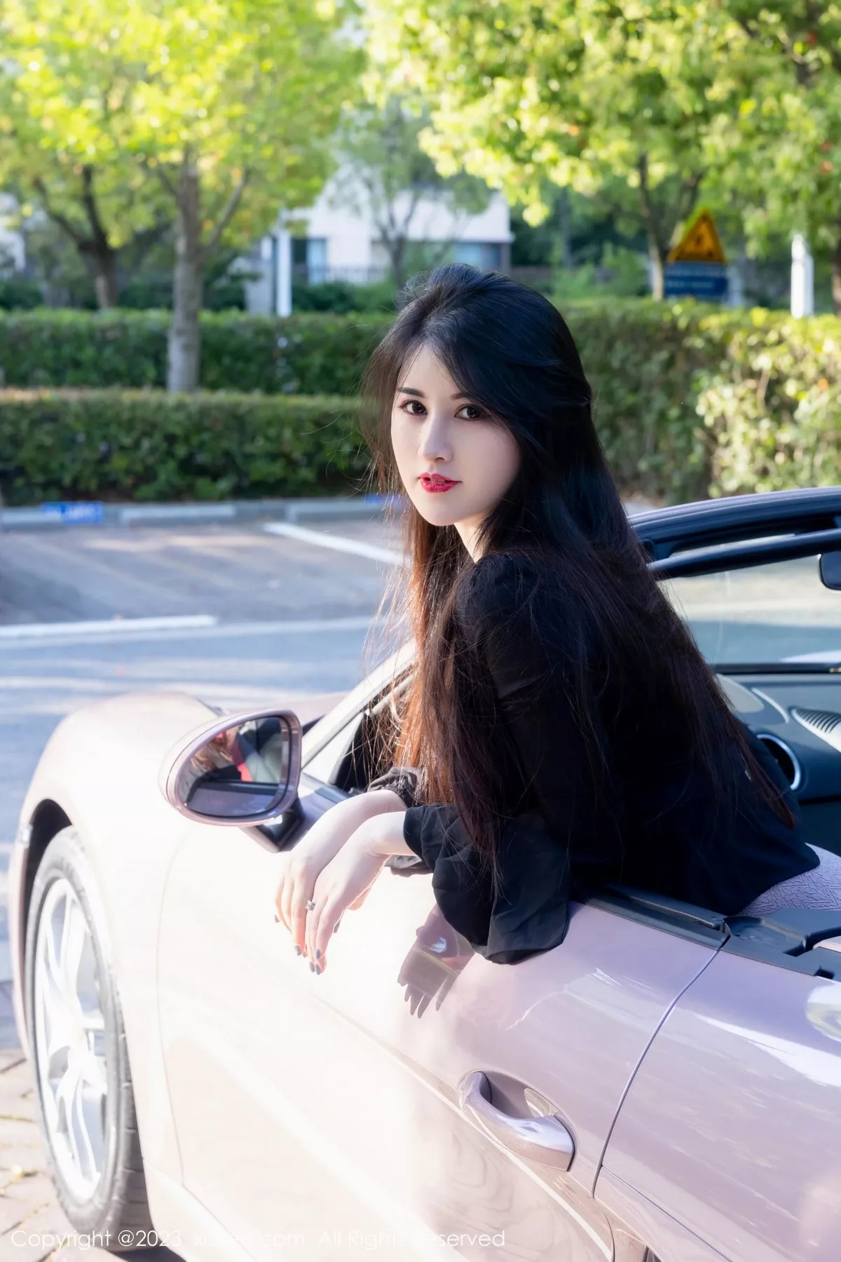 秀人集.com_[XiuRen秀人网]No.6676_模特诗诗kiki半脱露性感黑色内衣配黑丝袜秀丰腴有致身材诱惑写真82P