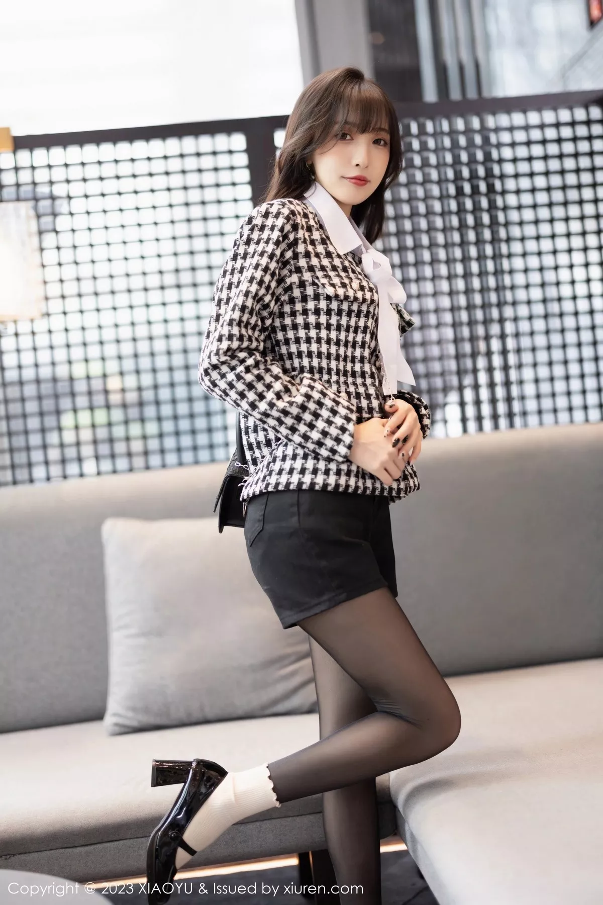 秀人集.com_[XiaoYu画语界]Vol.1020_模特林星阑私房半脱露性感黑色内衣配开档黑丝秀美腿诱惑写真90P