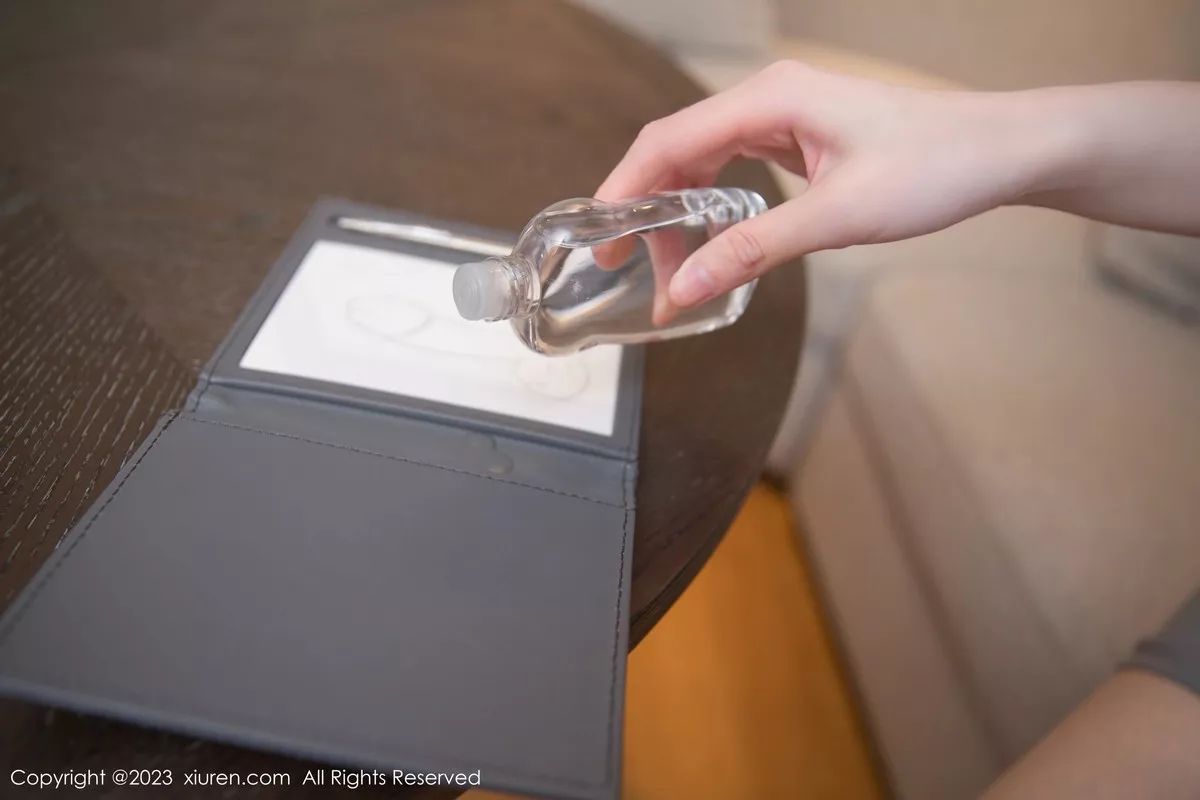 秀人集.com_[XiuRen秀人网]No.6680_模特是小逗逗技师角色扮演紫色情趣内衣配开档肉丝迷人诱惑写真76P