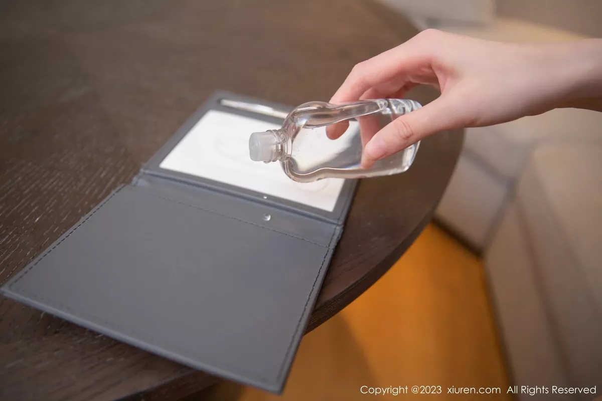 秀人集.com_[XiuRen秀人网]No.6680_模特是小逗逗技师角色扮演紫色情趣内衣配开档肉丝迷人诱惑写真76P