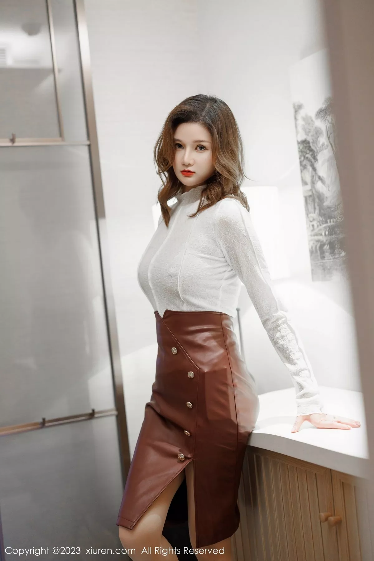 秀人集.com_[XiuRen秀人网]No.6693_模特杨可可coco白色上衣配暗红短裙露原色丝袜秀美腿诱惑写真63P