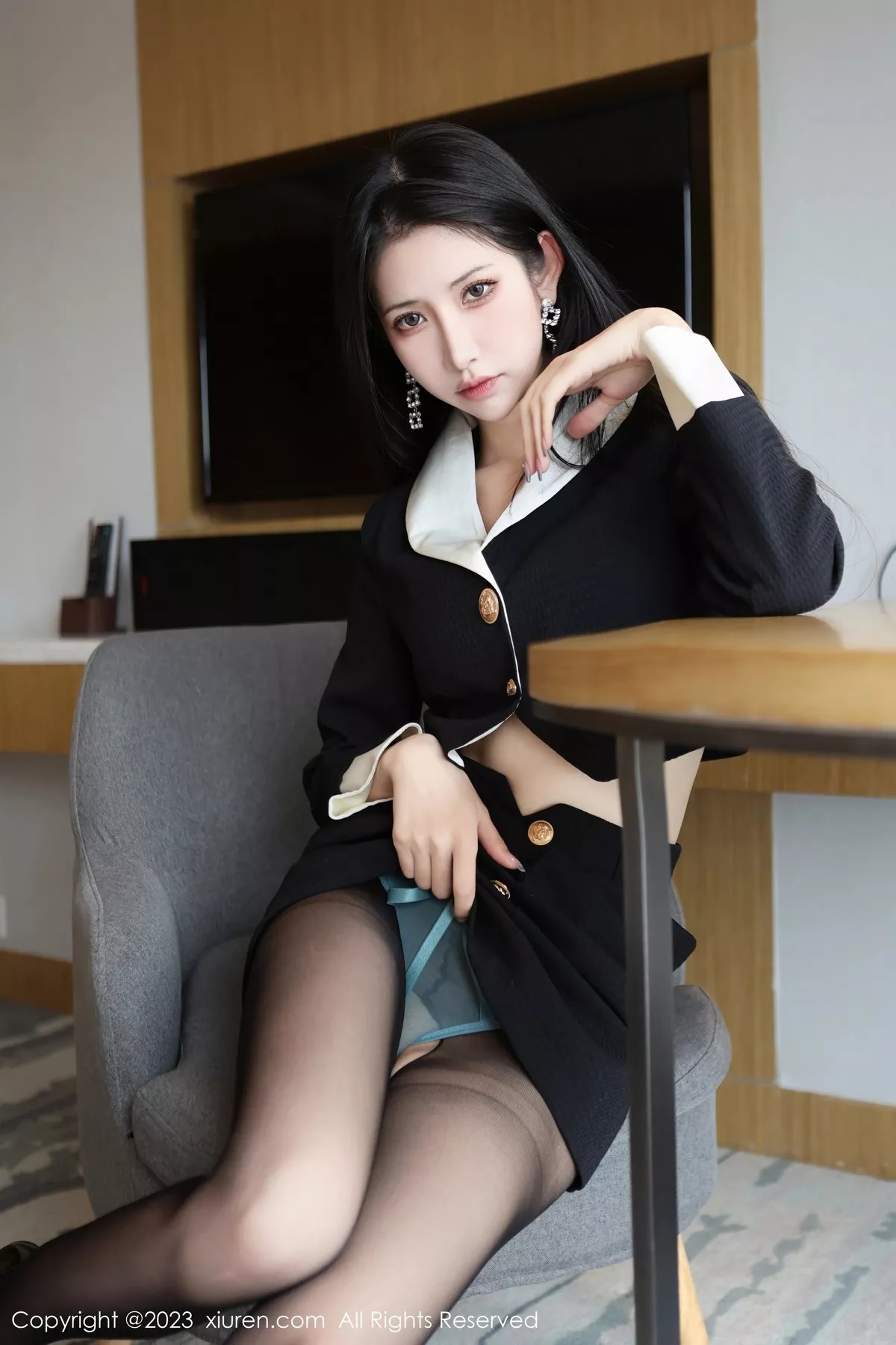 秀人集.com_[XiuRen秀人网]No.6695_模特依娜Yina性感蓝灰内衣配开档黑丝秀曼妙身姿勾魂诱惑写真82P