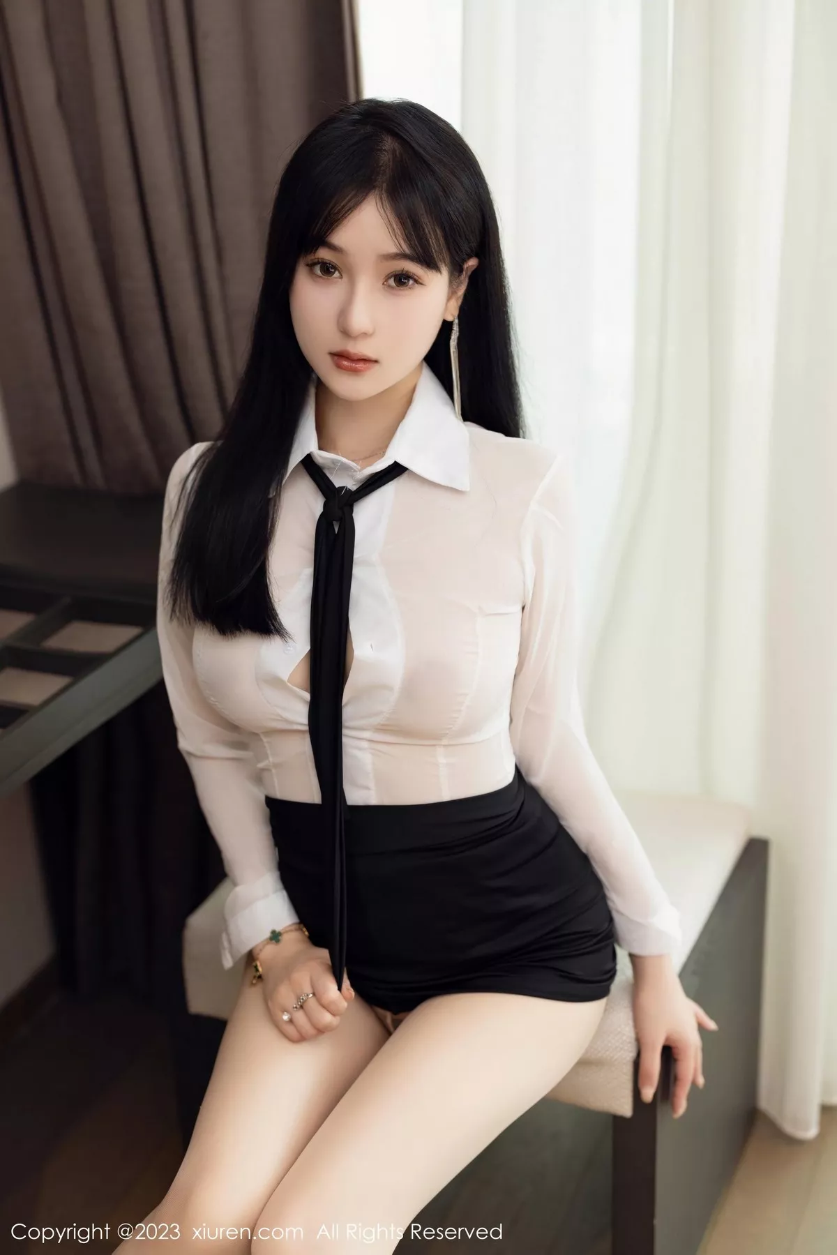 秀人集.com_[XiuRen秀人网]No.6710_新人模特柚琪Rich性感白色轻透衣配黑短裙秀曼妙身姿诱惑写真74P