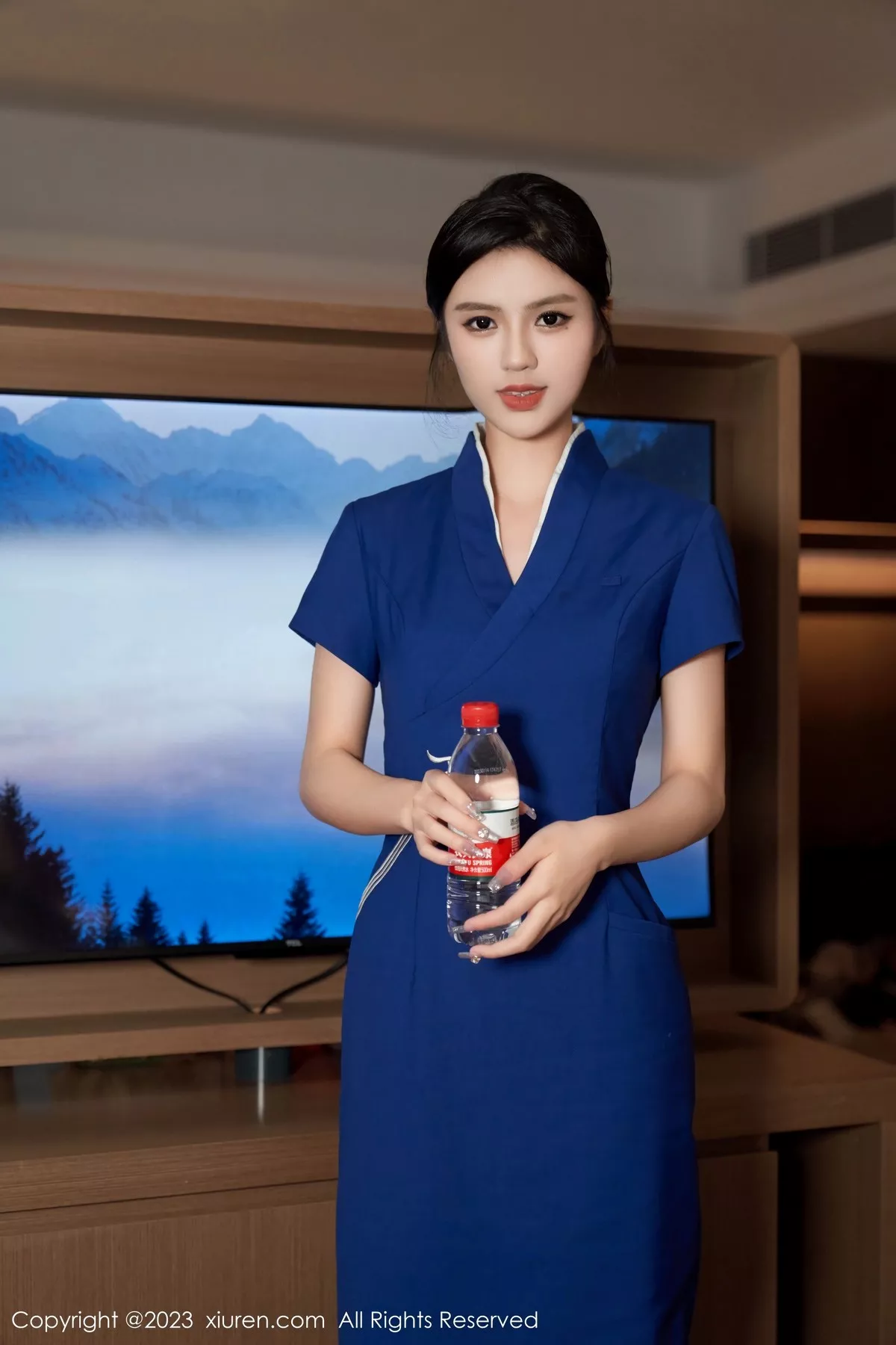 秀人集.com_[XiuRen秀人网]No.6720_模特浅浅Danny深蓝技师制服+红色高开叉服秀曼妙身姿诱惑写真102P