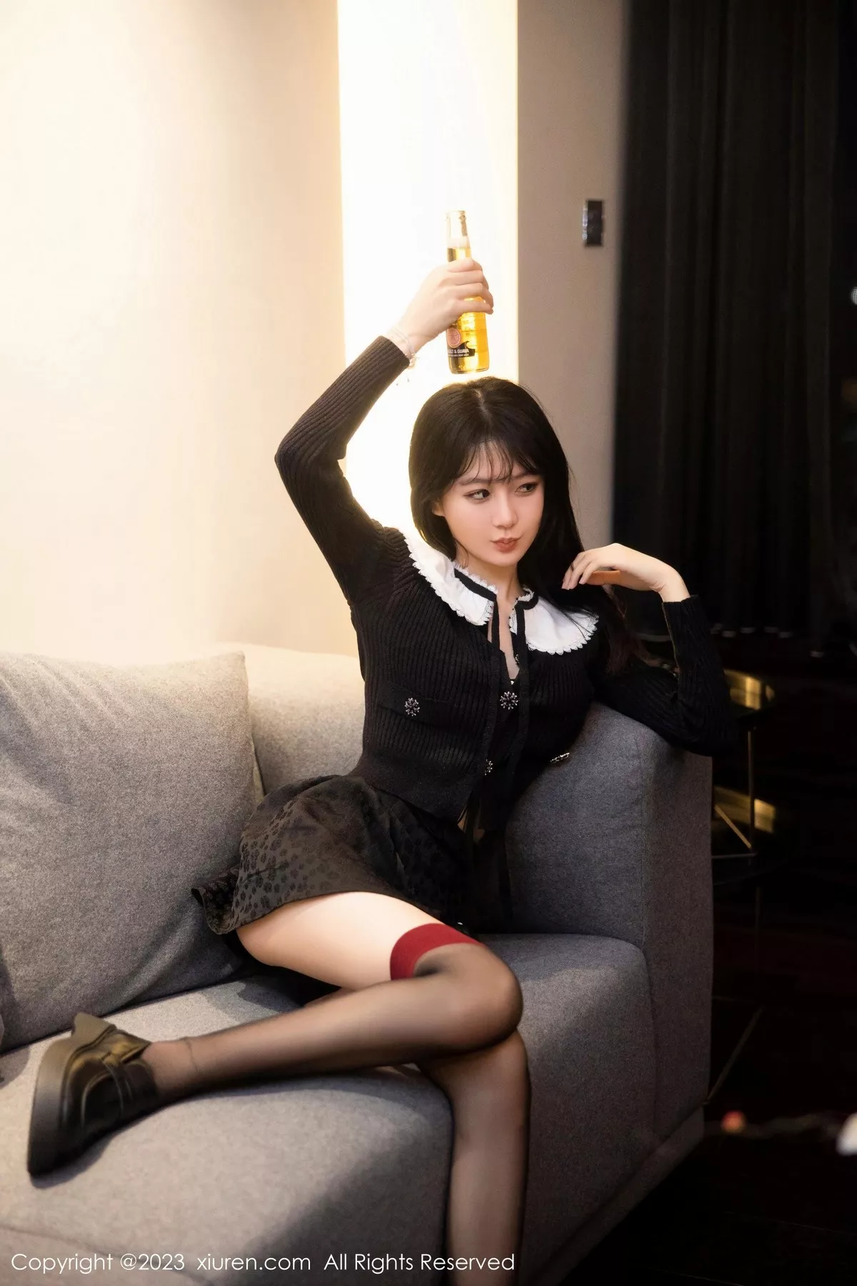 秀人集.com_[XiuRen秀人网]No.6724_模特幼幼喝酒主题性感黑色情趣服配黑丝袜秀完美身材诱惑写真80P