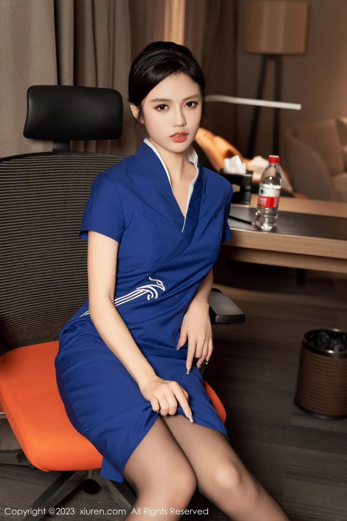 秀人集.com_[XiuRen秀人网]No.6720_模特浅浅Danny深蓝技师制服+红色高开叉服秀曼妙身姿诱惑写真102P