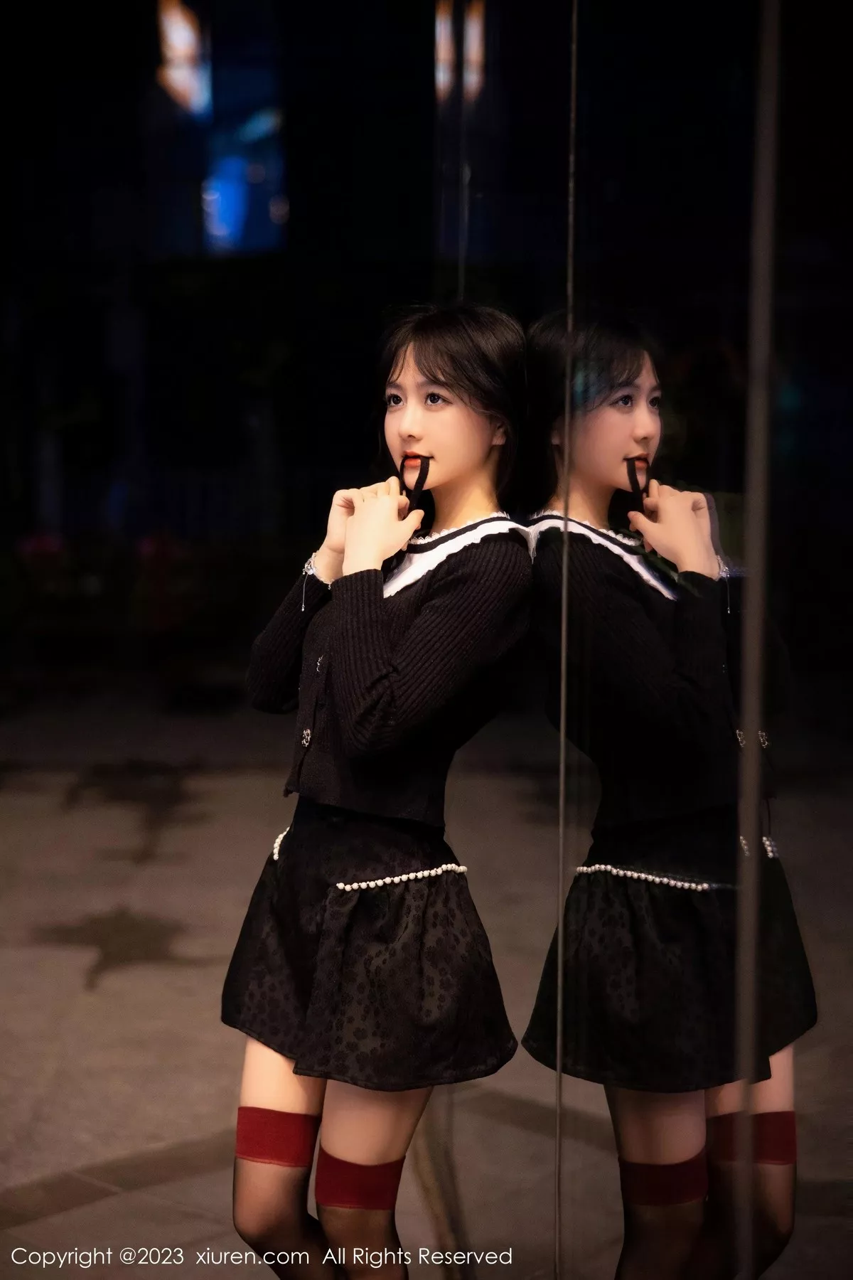 秀人集.com_[XiuRen秀人网]No.6724_模特幼幼喝酒主题性感黑色情趣服配黑丝袜秀完美身材诱惑写真80P