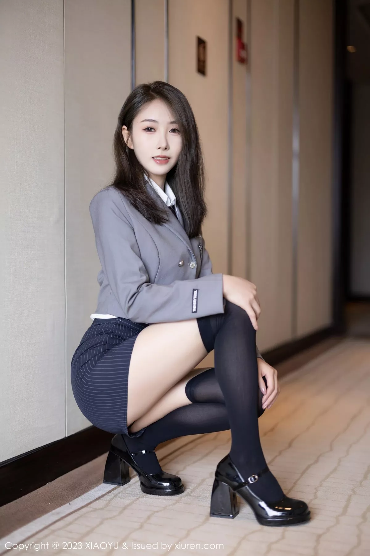 秀人集.com_[XiaoYu画语界]Vol.1027_模特苏苏阿性感白T配深色短裙露白色内衣秀曼妙身姿诱惑写真90P