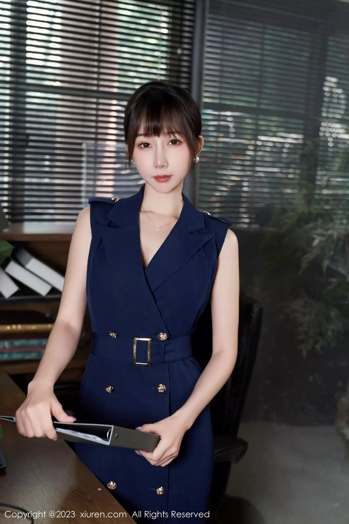 秀人集.com_[XiuRen秀人网]No.6737_模特波巧酱半脱职业装露性感内衣配超薄无内黑丝惹火诱惑写真95P