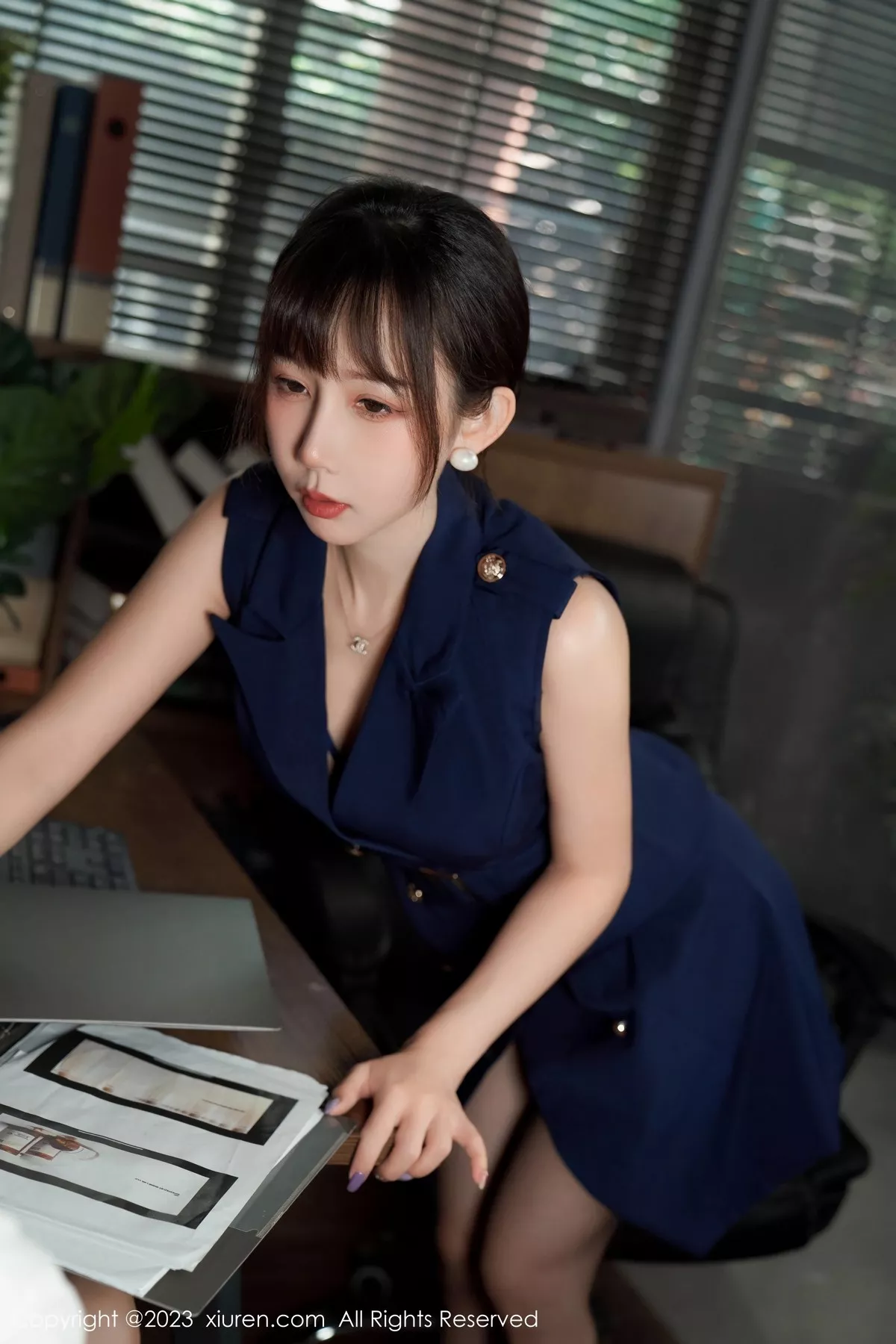 秀人集.com_[XiuRen秀人网]No.6737_模特波巧酱半脱职业装露性感内衣配超薄无内黑丝惹火诱惑写真95P