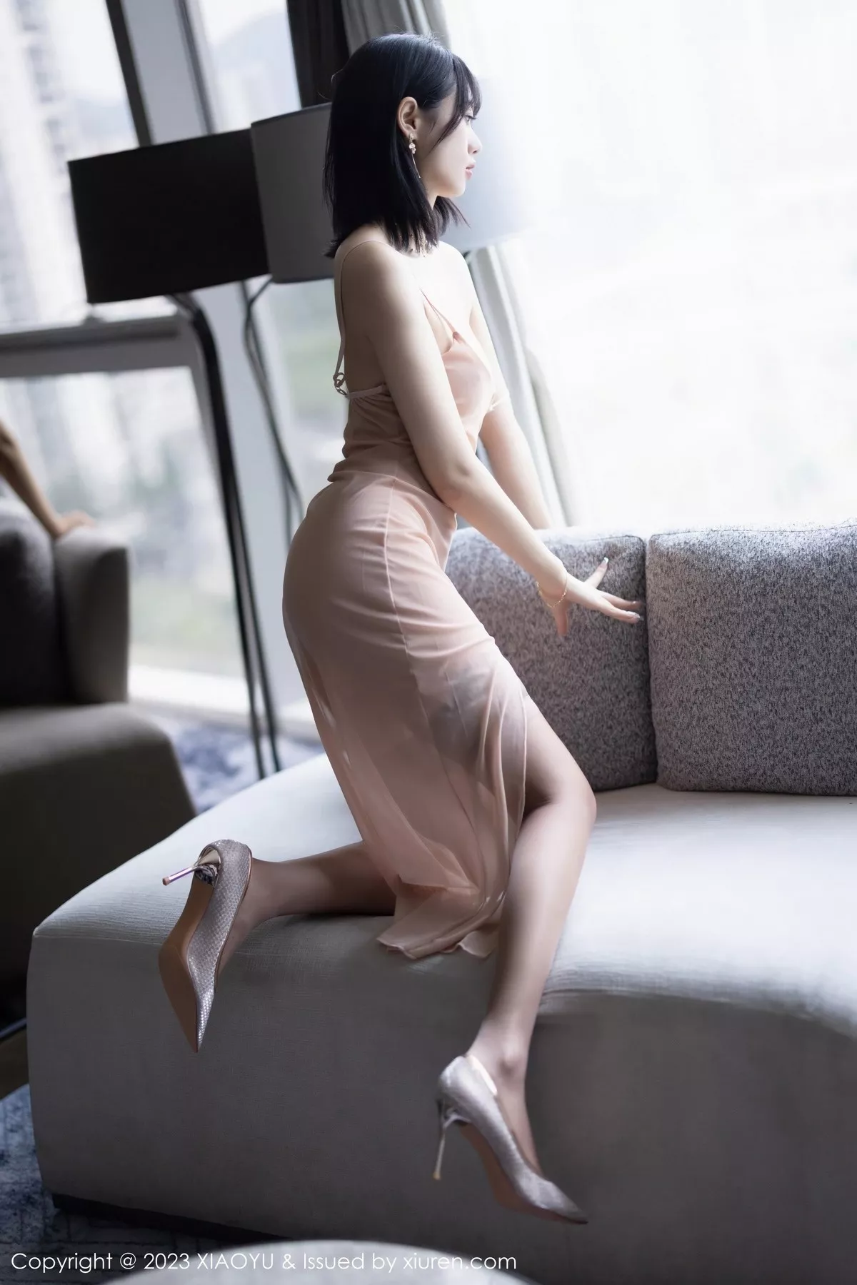 秀人集.com_[XiaoYu画语界]Vol.1028_模特林子遥性感粉灰色吊带长裙配灰色丝袜秀曼妙身姿诱惑写真80P