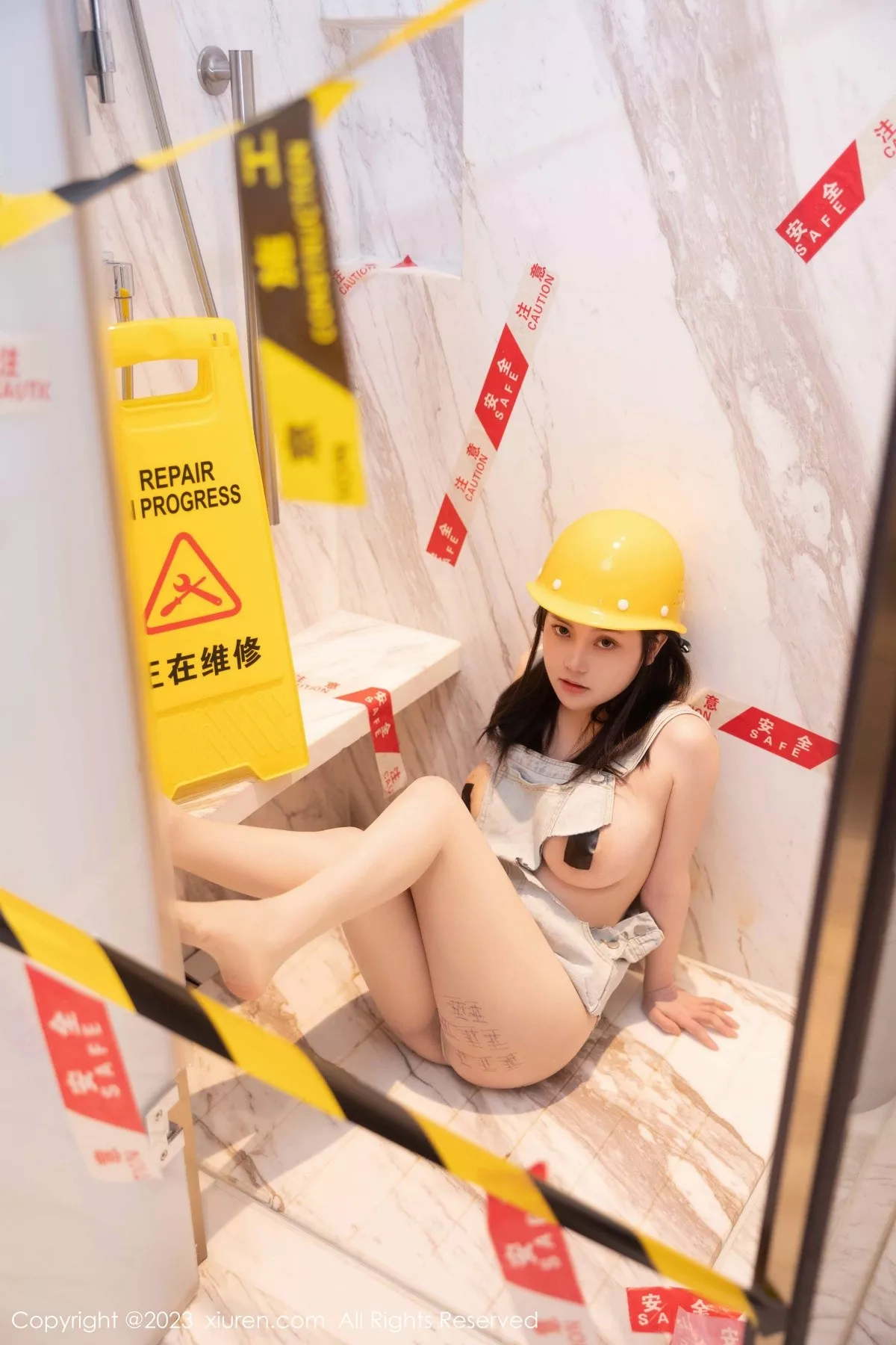 秀人集.com_[XiuRen秀人网]No.6760_模特豆瓣酱性感维修工装扮超薄无内肉丝秀火辣身材诱惑写真85P