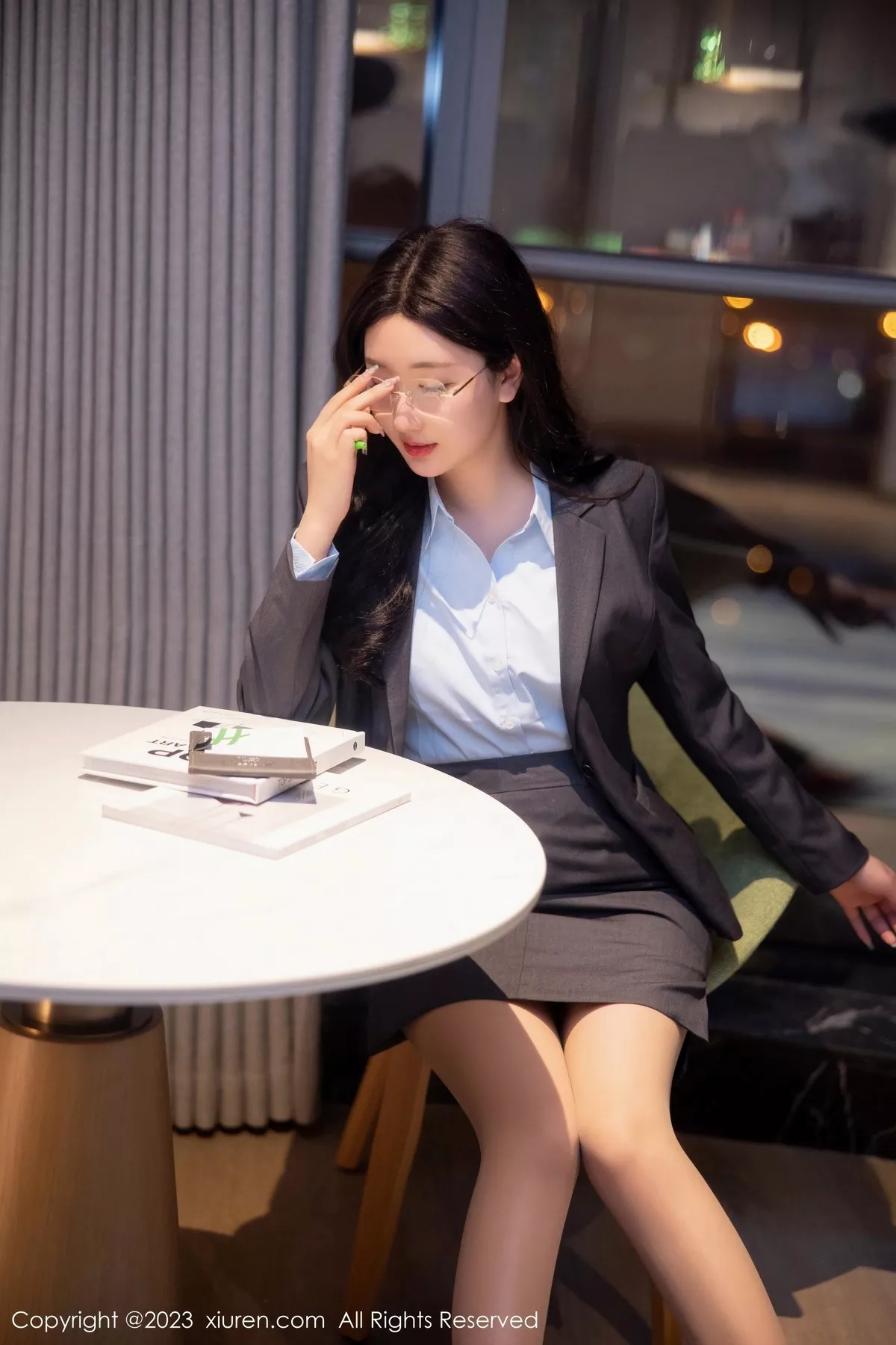 秀人集.com_[XiuRen秀人网]No.6607_模特江真真深灰色OL制服露蓝黑色蕾丝内衣配原色丝袜诱惑写真86P