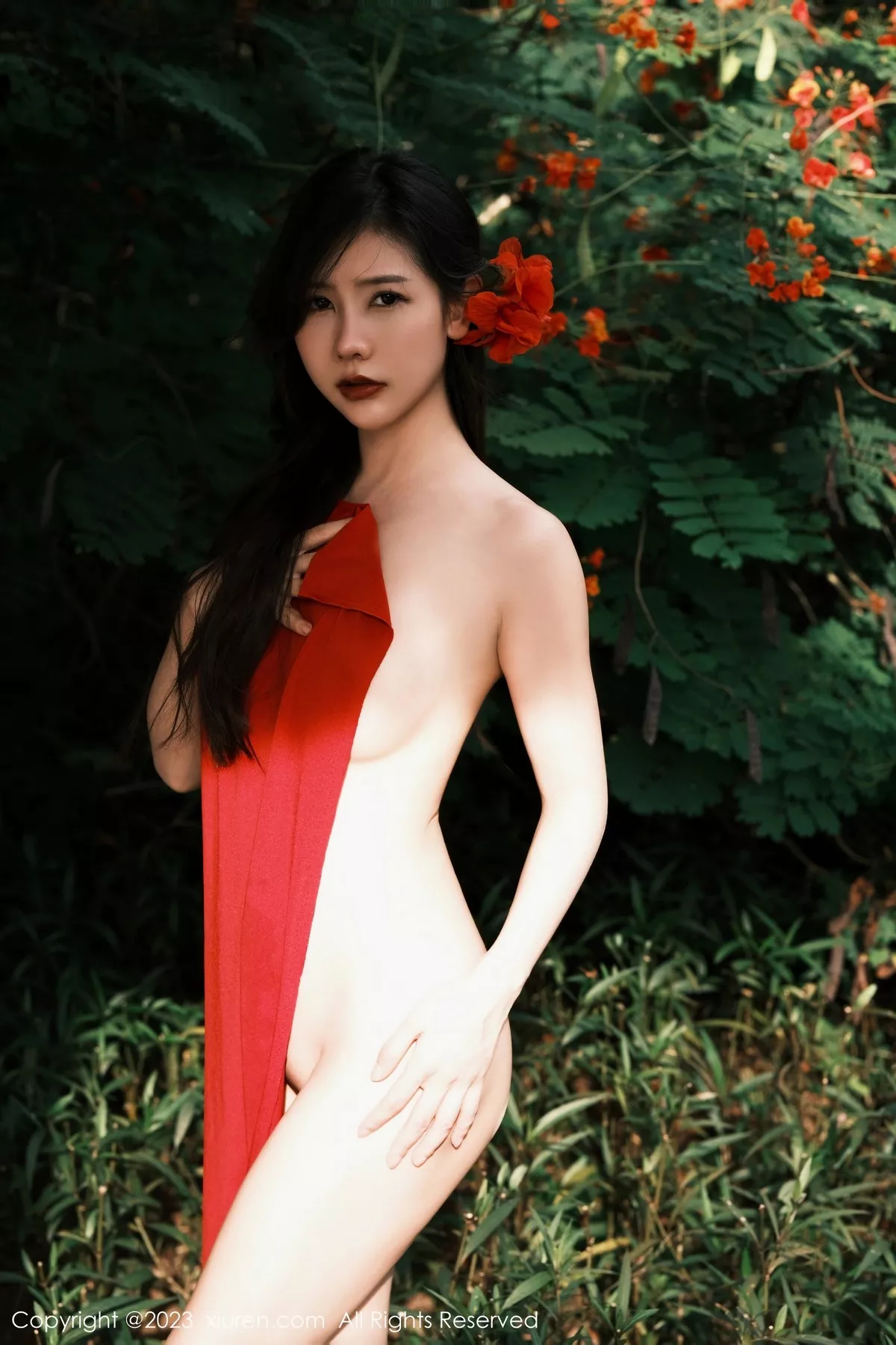 秀人集.com_[XiuRen秀人网]No.6617_模特尹甜甜私房性感红色抹胸服半脱露白色内裤秀翘臀诱惑写真51P