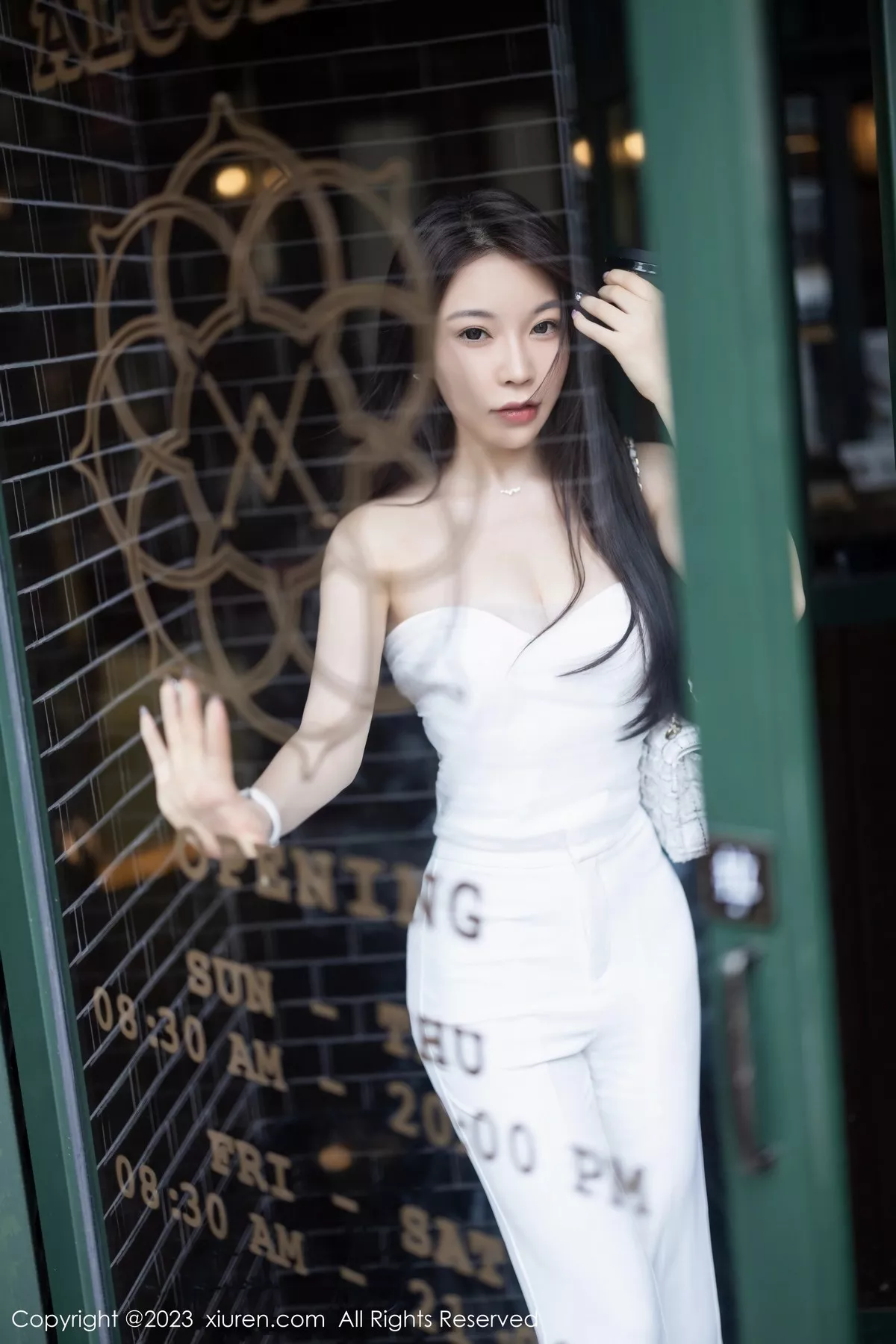 秀人集.com_[XiuRen秀人网]No.6628_女神徐莉芝Booty脱白色套装露白丝吊袜秀曼妙身姿撩人诱惑写真82P