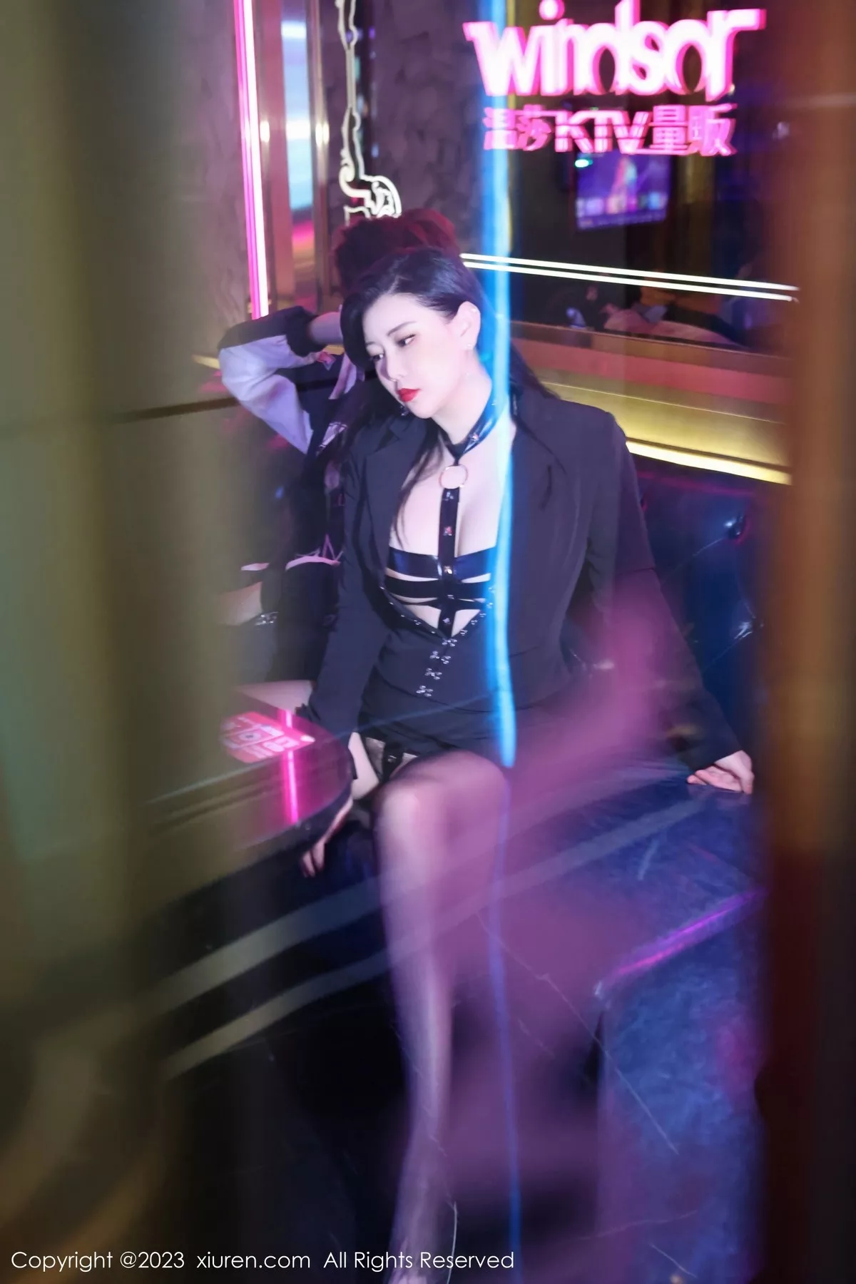 秀人集.com_[XiuRen秀人网]No.6766_模特王婉悠Queen性感黑色情趣服配开档黑丝秀惹火身材诱惑写真82P