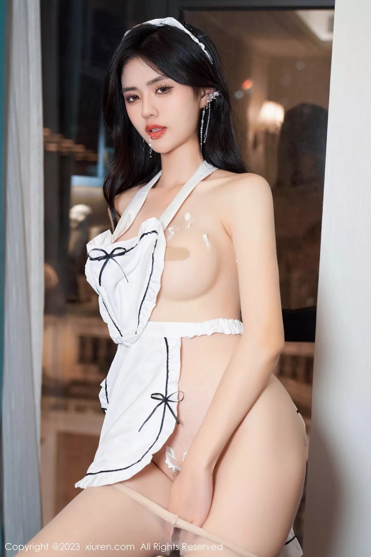 秀人集.com_[XiuRen秀人网]No.6833_模特浅浅Danny性感白色厨娘服饰真空秀丰腴身姿惹火诱惑写真100P