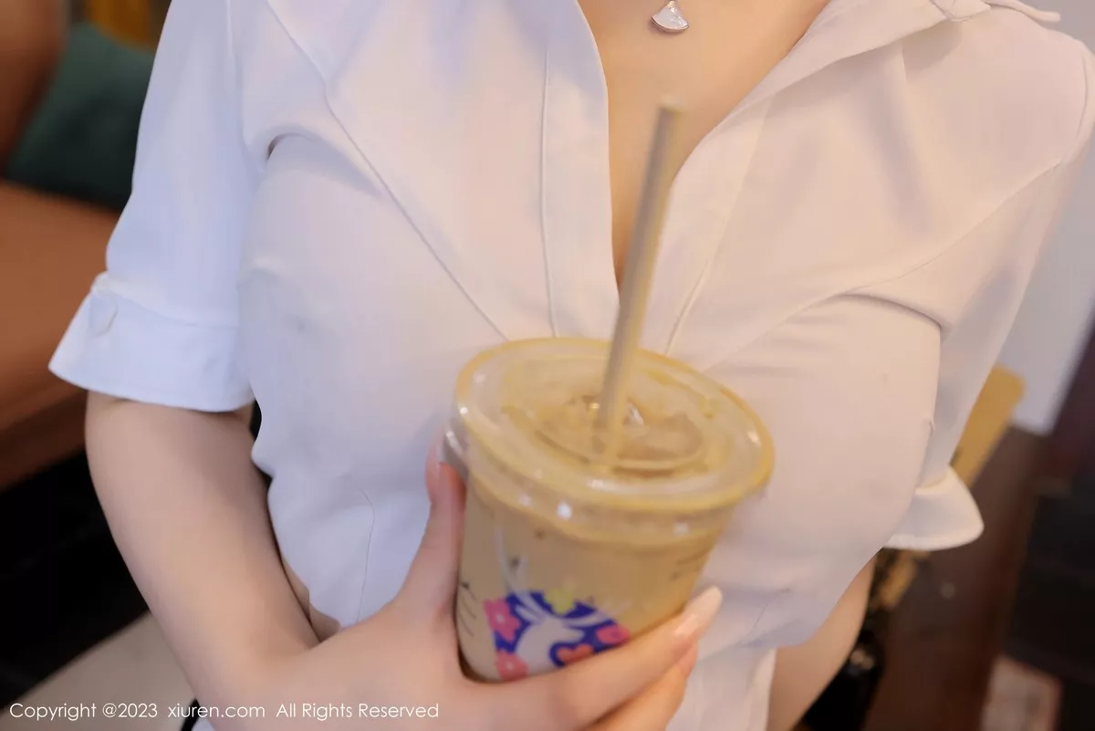 秀人集.com_[XiuRen秀人网]No.6838_模特岁小岁性感白T配黑色短裙露超薄黑丝秀完美身材诱惑写真57P