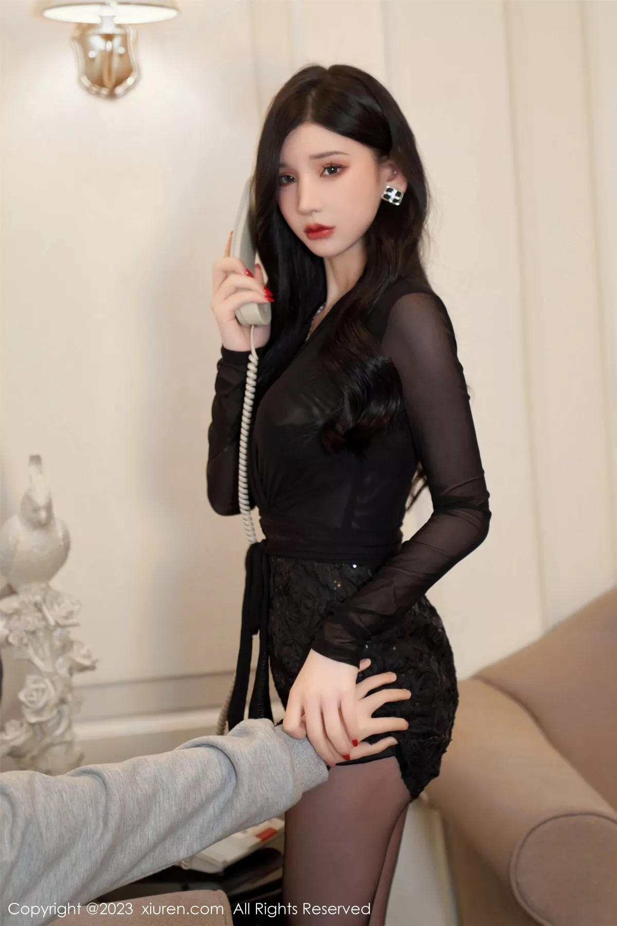 秀人集.com_[XiuRen秀人网]No.6853_女神周于希Sally脱黑色薄纱服饰露黑色内衣秀惹火身材诱惑写真86P