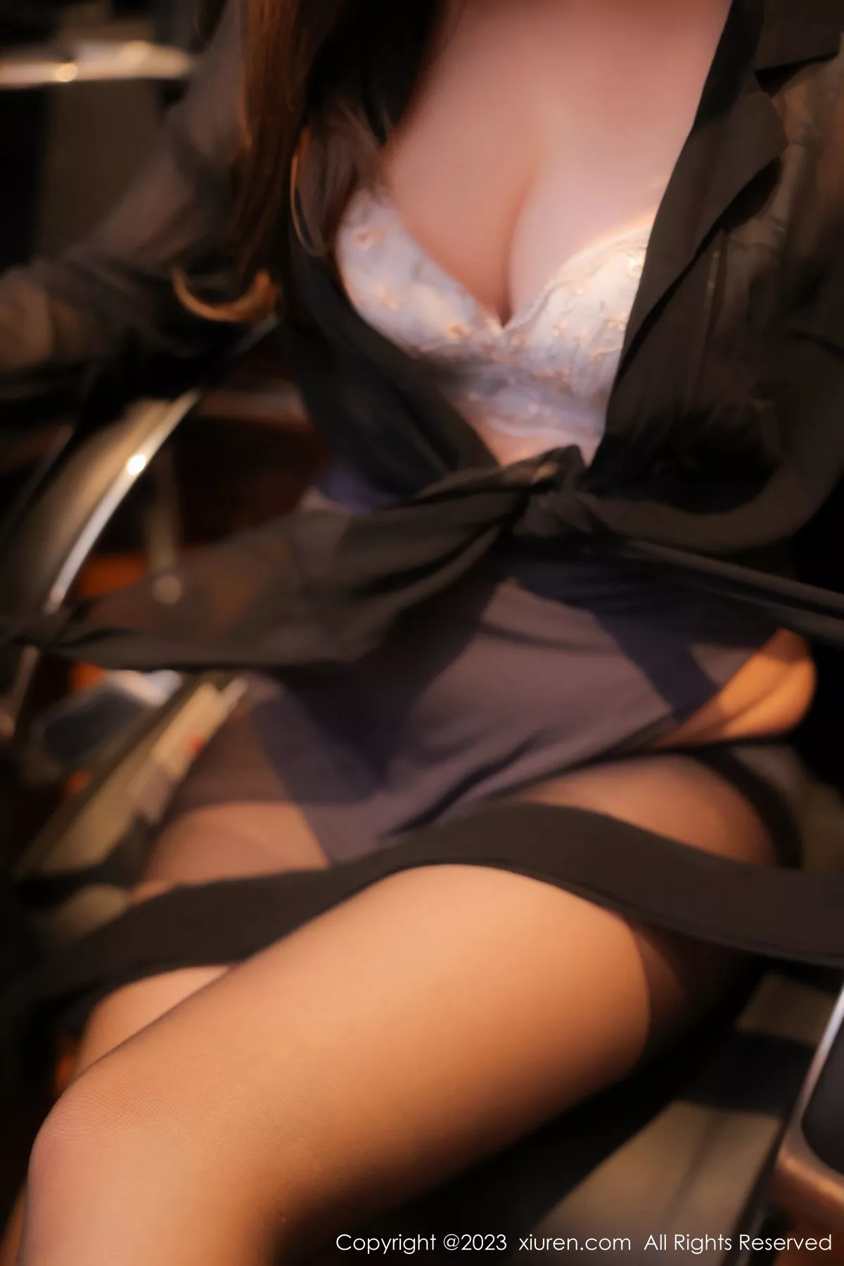 秀人集.com_[XiuRen秀人网]No.6848_模特江真真性感Ol制服露灰色内衣配超薄黑丝秀丰腴身材诱惑写真78P