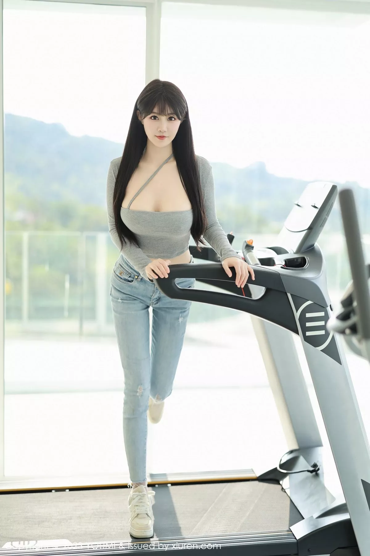 秀人集.com_[YouMi尤蜜荟]Vol.946_女神朱可儿Flora半脱牛仔裤露粉色圆点丝袜秀丰满身材诱惑写真92P