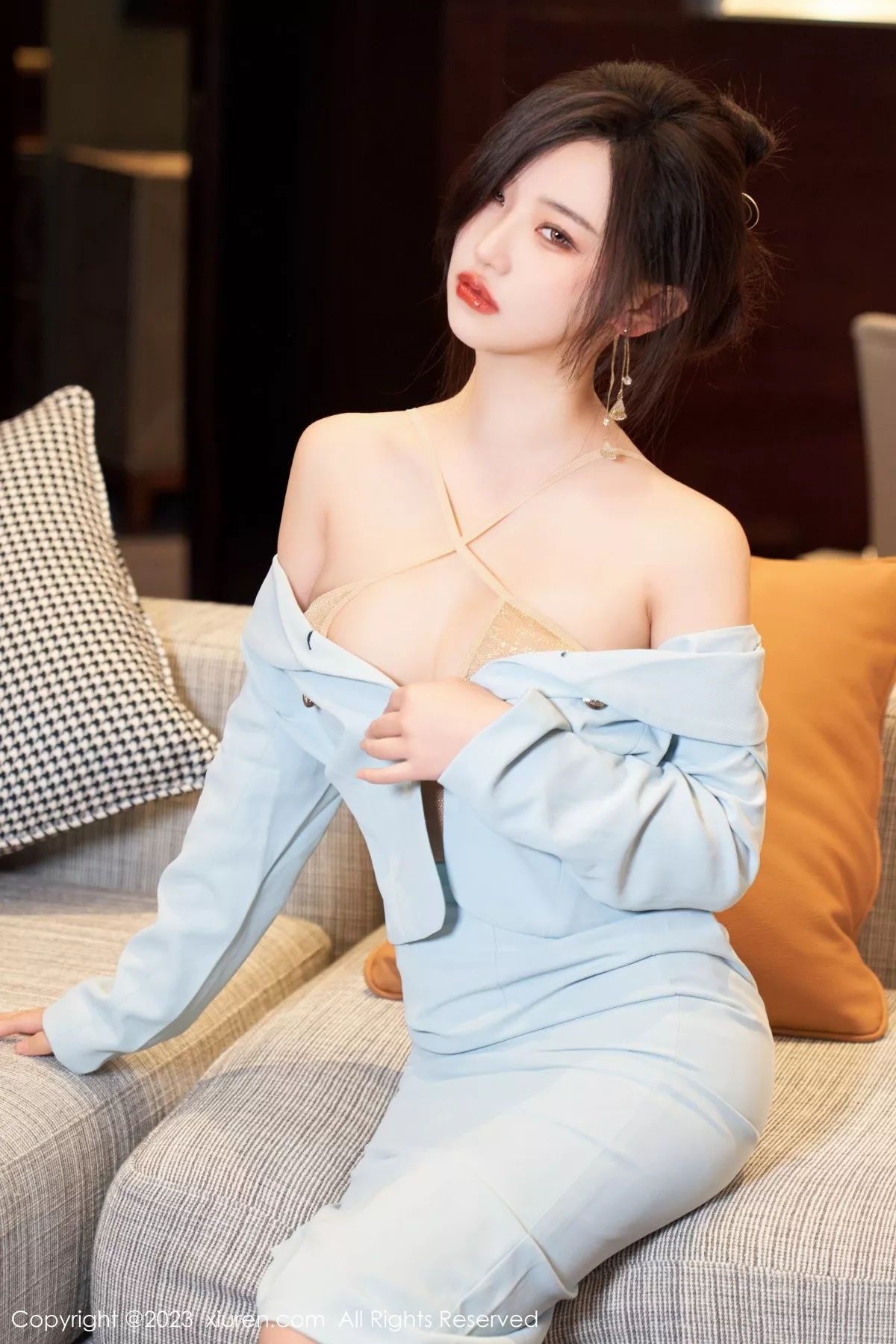 秀人集.com_[XiuRen秀人网]No.6857_模特妙可可Cheese脱淡蓝色OL服饰露浅色轻透内衣完美诱惑写真57P