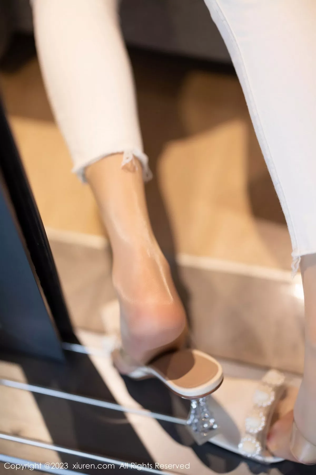 秀人集.com_[XiuRen秀人网]No.6907_女神杨晨晨Yome私房半脱露超薄肉丝秀完美身材惹火诱惑写真86P