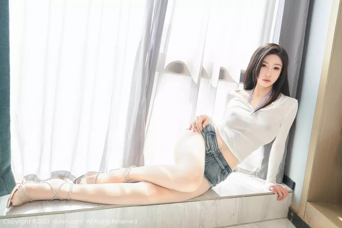 秀人集.com_[XiuRen秀人网]No.6911_模特沈青黛轻透上衣配牛仔短裤露超薄肉丝秀曼妙身姿诱惑写真91P