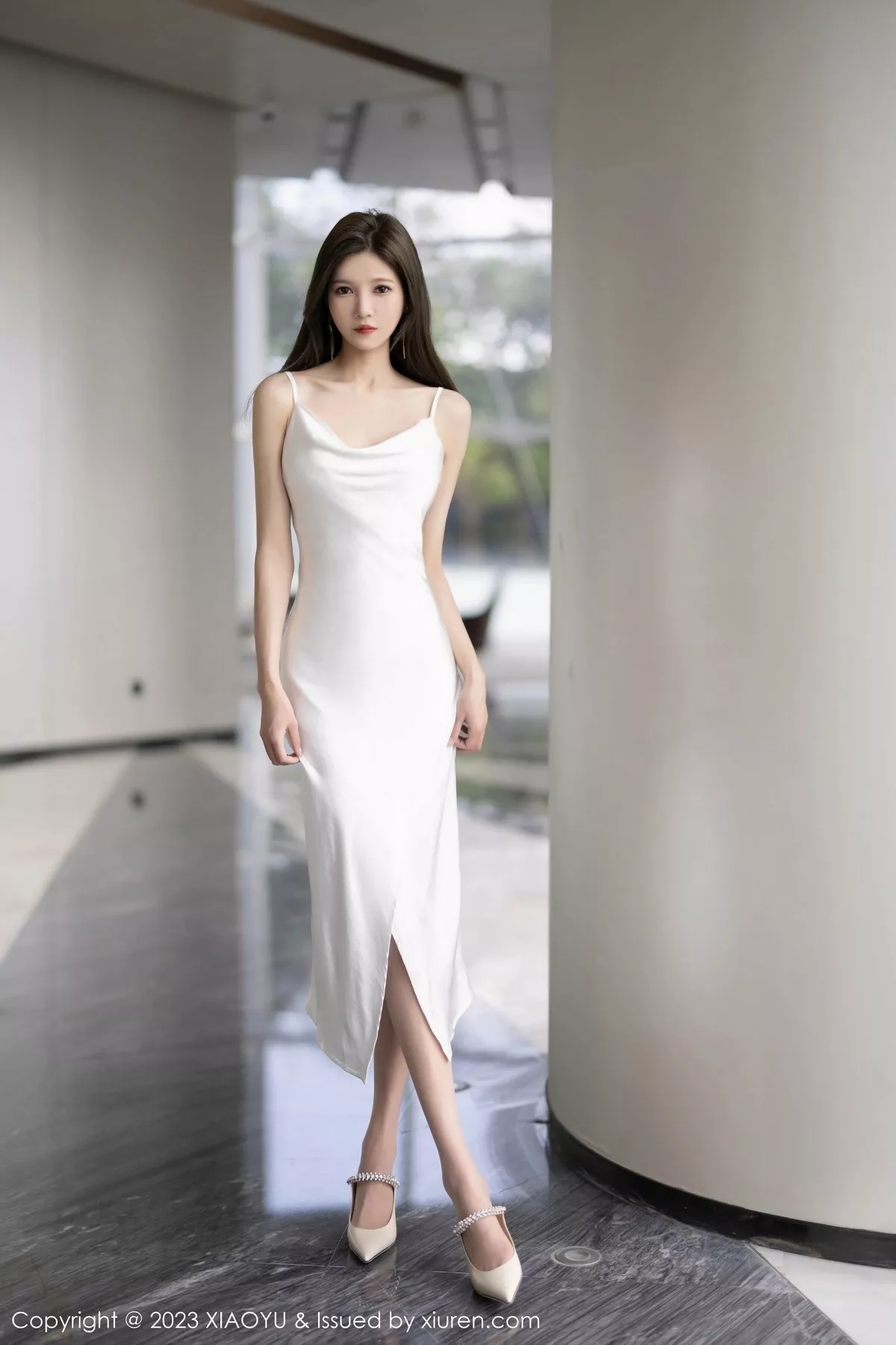 秀人集.com_[XiaoYu画语界]Vol.1050_模特程程程白色吊带长裙+粉红色薄纱布兜秀曼妙身姿诱惑写真88P