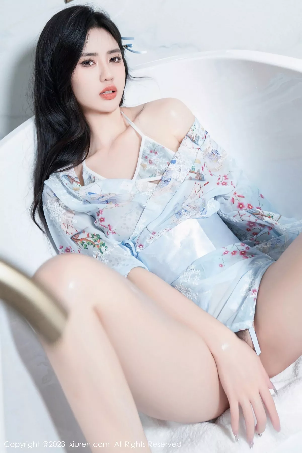 秀人集.com_[XiuRen秀人网]No.6924_模特浅浅Danny淡蓝色花纹睡裙配原色丝袜秀曼妙身姿诱惑写真79P